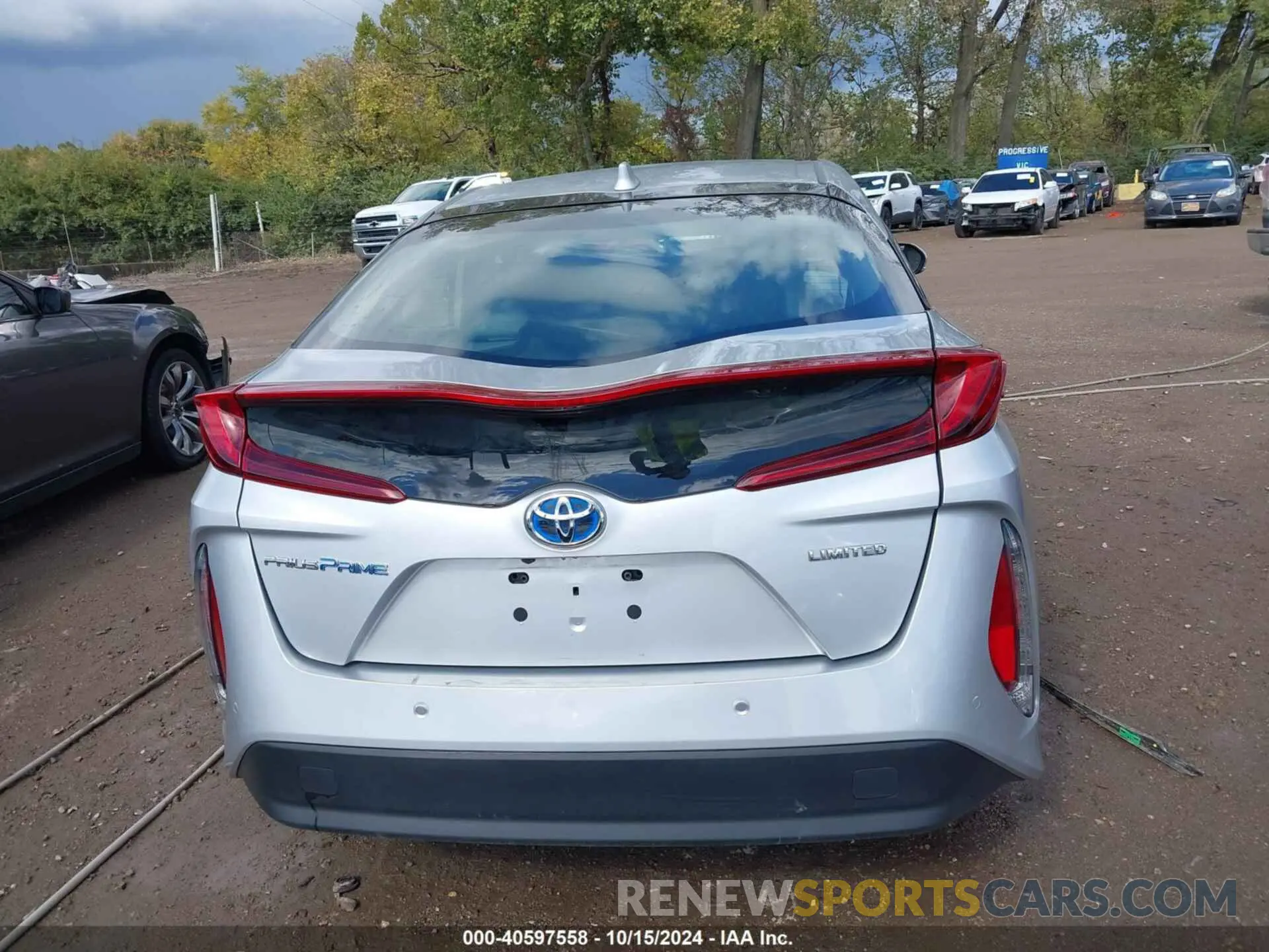 17 Photograph of a damaged car JTDKAMFP2M3169037 TOYOTA PRIUS PRIME 2021