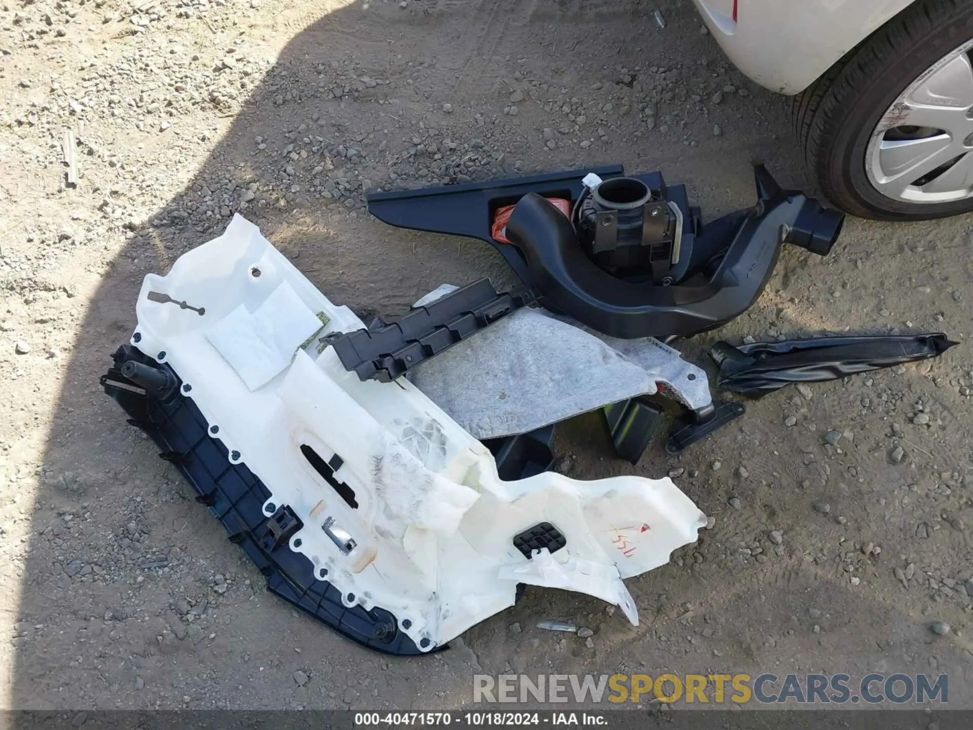 12 Photograph of a damaged car JTDKAMFP2M3169894 TOYOTA PRIUS PRIME 2021