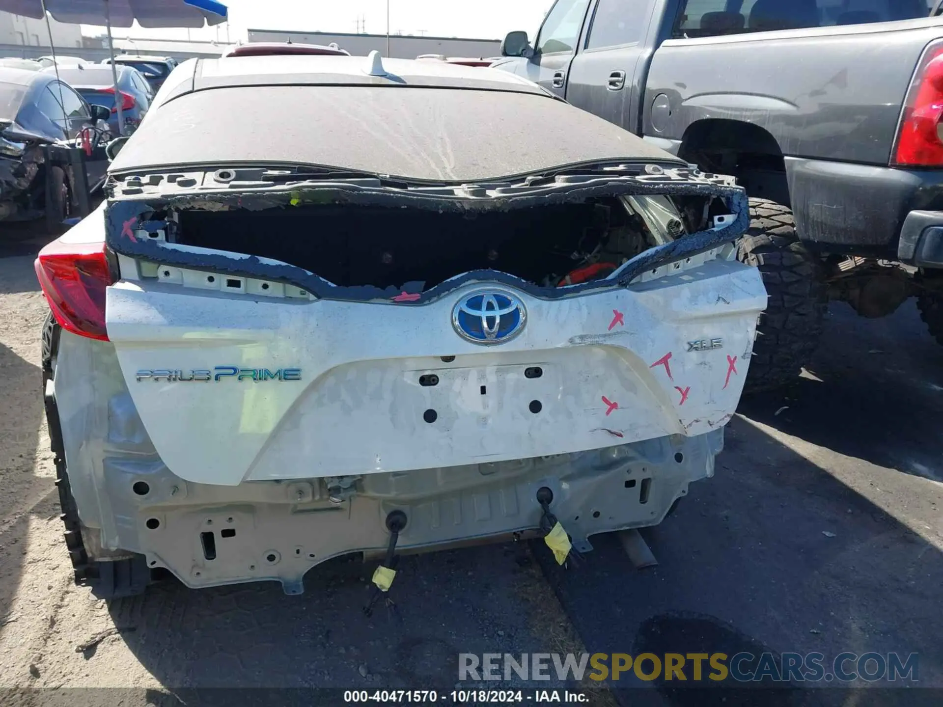 17 Photograph of a damaged car JTDKAMFP2M3169894 TOYOTA PRIUS PRIME 2021