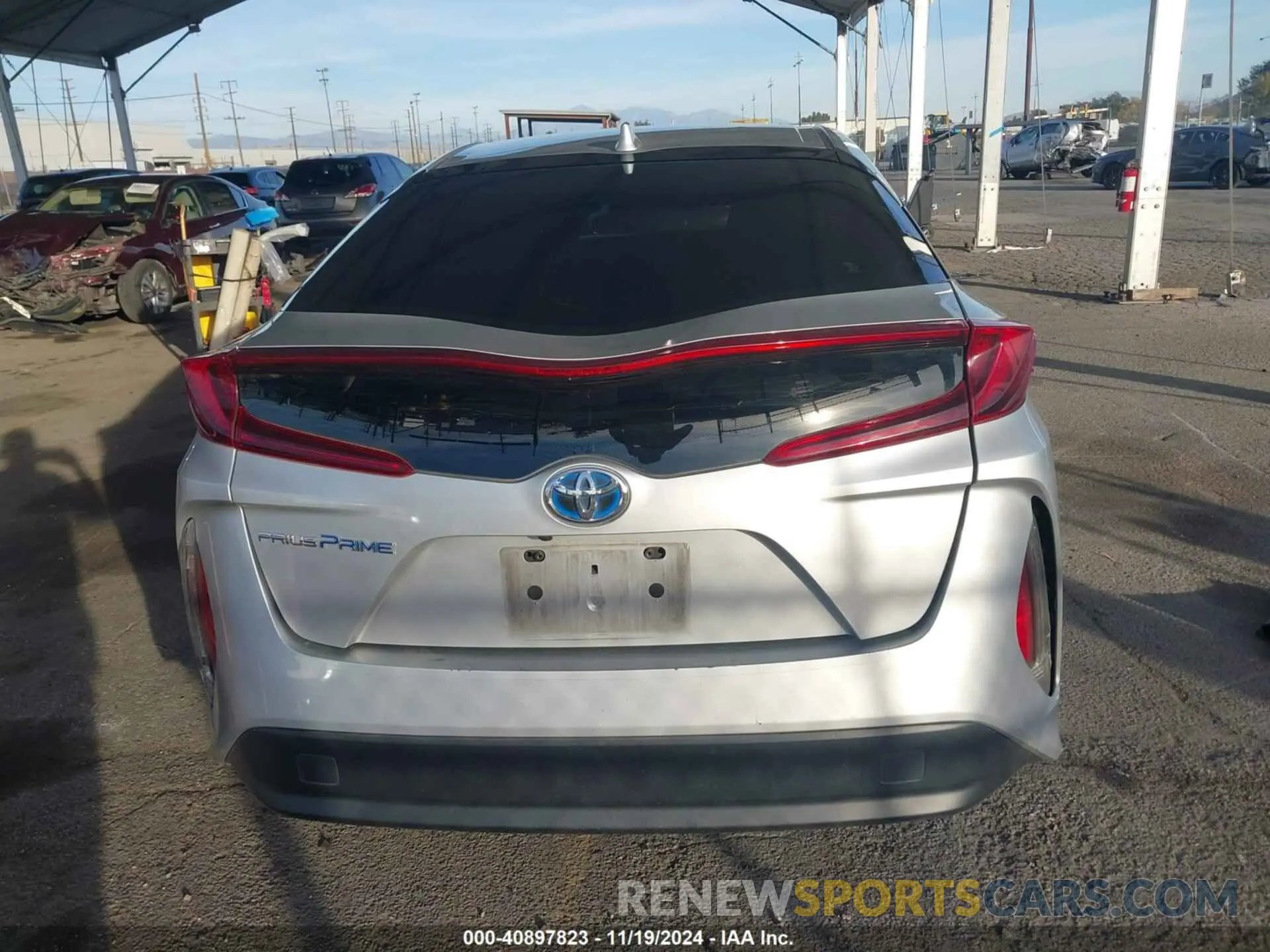 17 Photograph of a damaged car JTDKAMFP2M3194066 TOYOTA PRIUS PRIME 2021