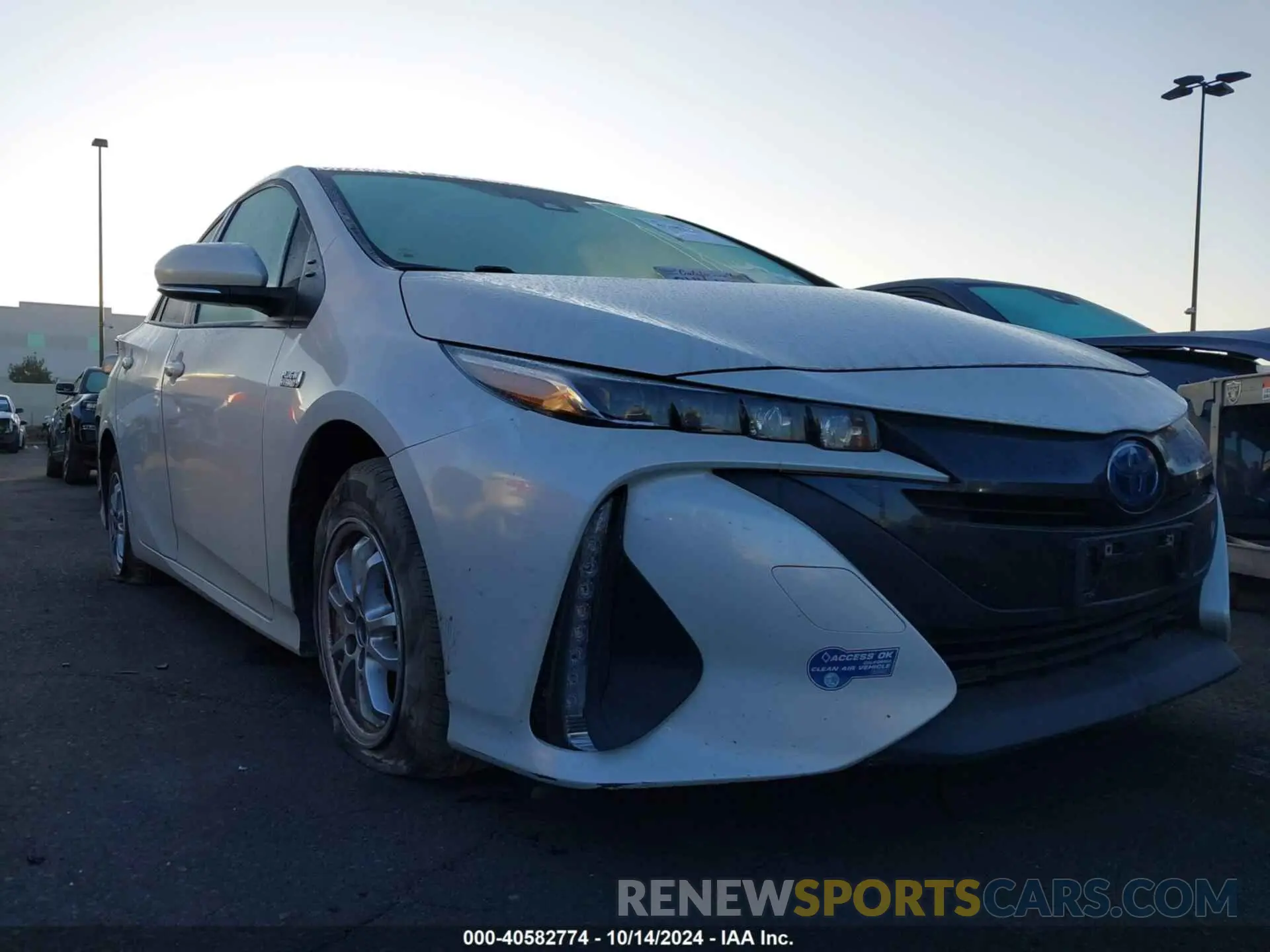 17 Photograph of a damaged car JTDKAMFP3M3195565 TOYOTA PRIUS PRIME 2021