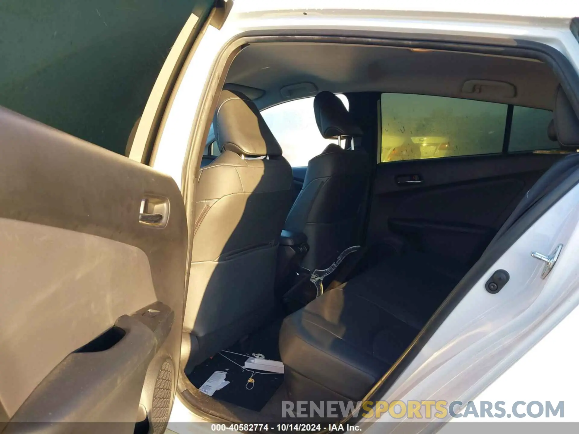 8 Photograph of a damaged car JTDKAMFP3M3195565 TOYOTA PRIUS PRIME 2021