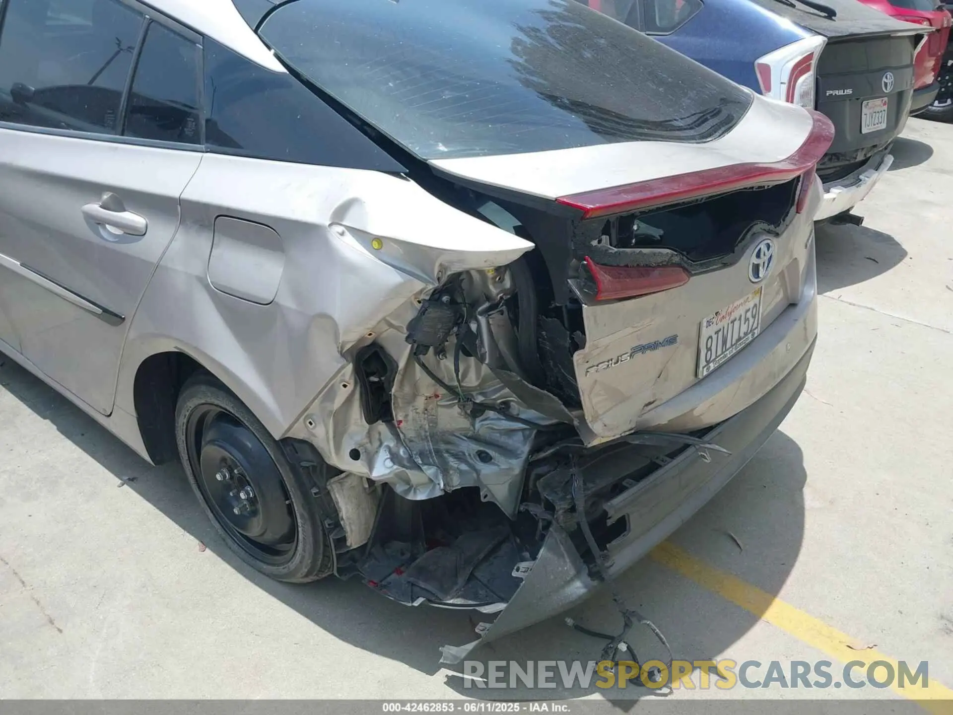 12 Photograph of a damaged car JTDKAMFP5M3167430 TOYOTA PRIUS PRIME 2021
