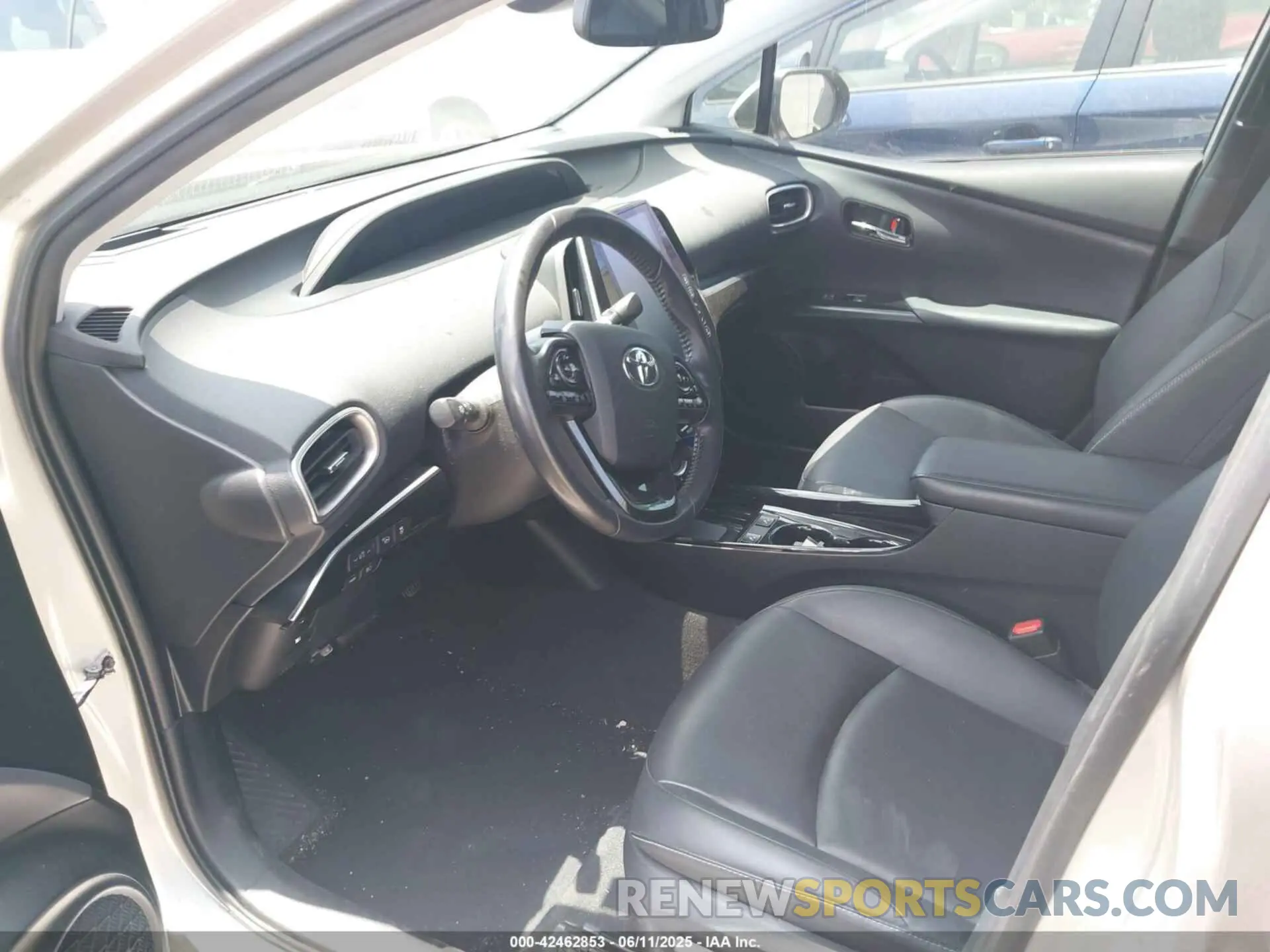 18 Photograph of a damaged car JTDKAMFP5M3167430 TOYOTA PRIUS PRIME 2021