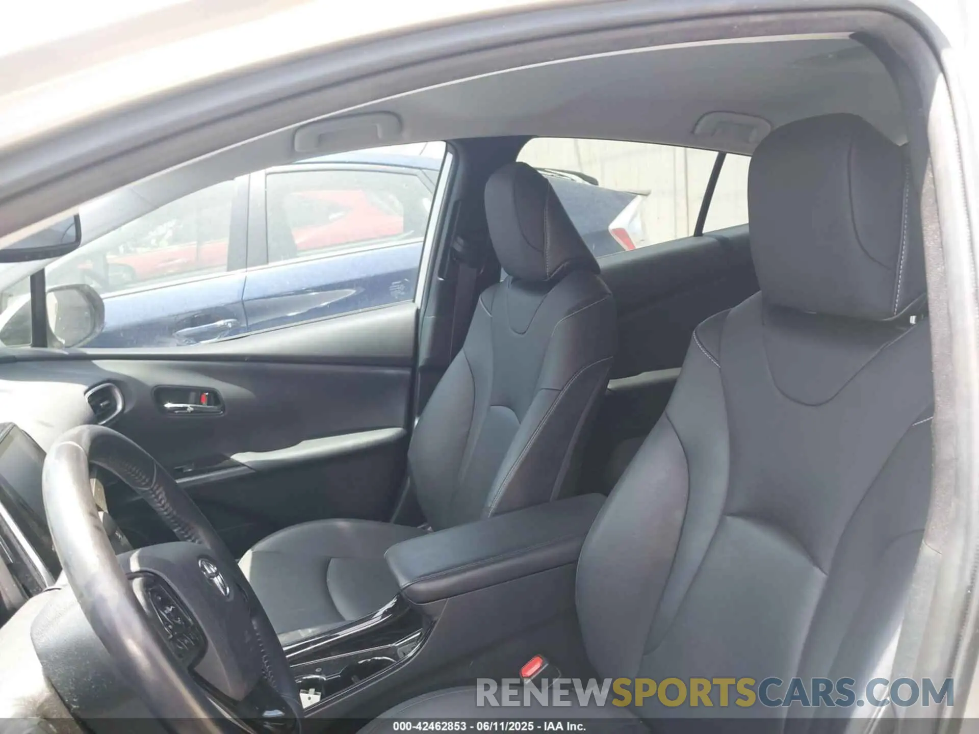 19 Photograph of a damaged car JTDKAMFP5M3167430 TOYOTA PRIUS PRIME 2021