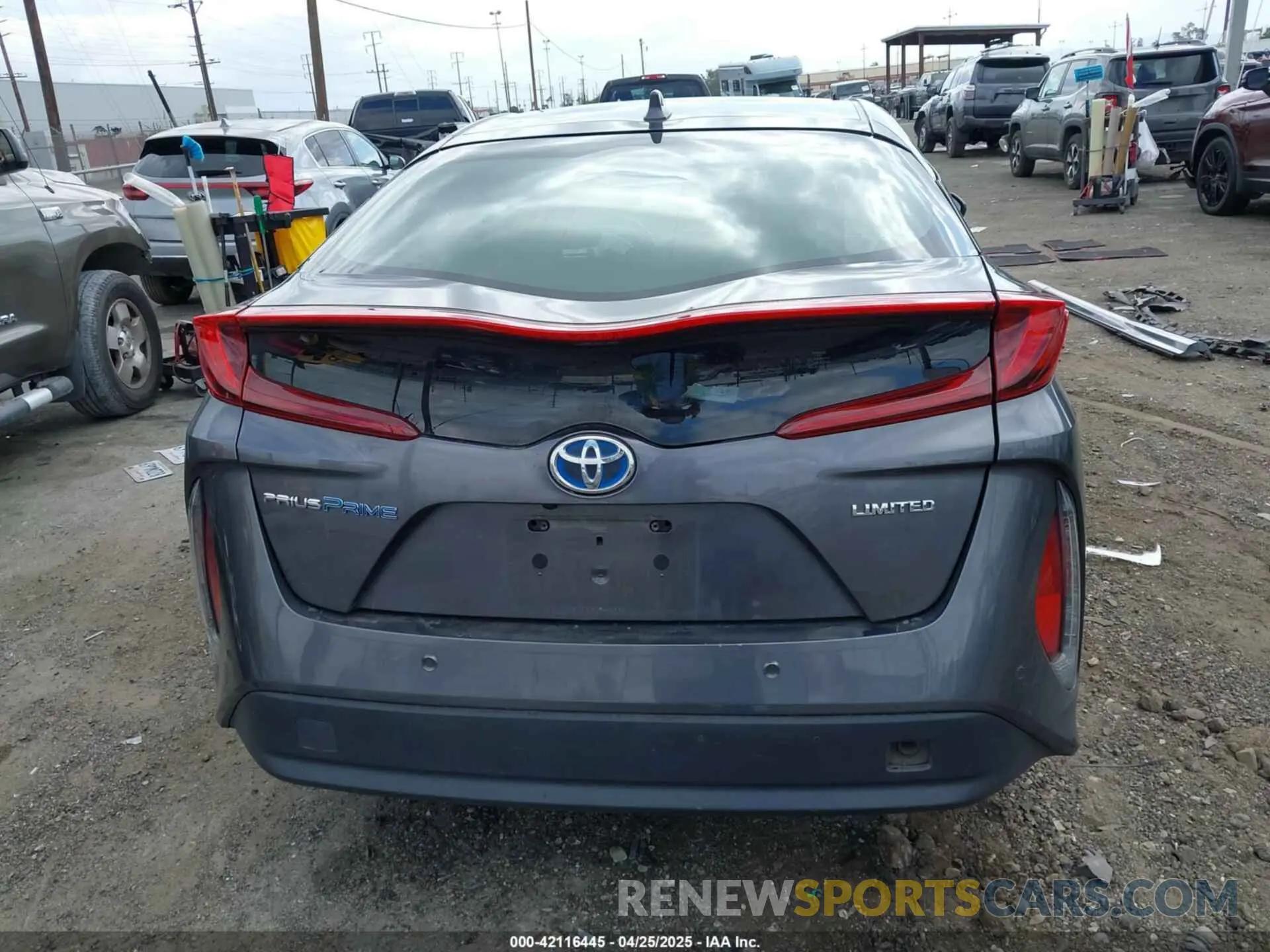 17 Photograph of a damaged car JTDKAMFP7M3177134 TOYOTA PRIUS PRIME 2021