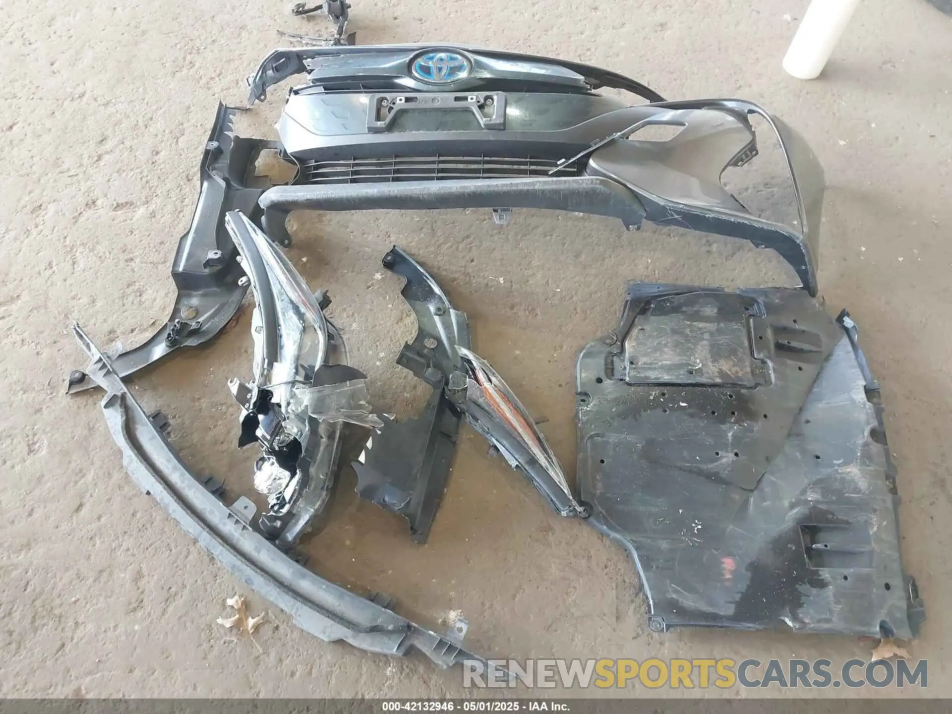 12 Photograph of a damaged car JTDKAMFP7M3192944 TOYOTA PRIUS PRIME 2021