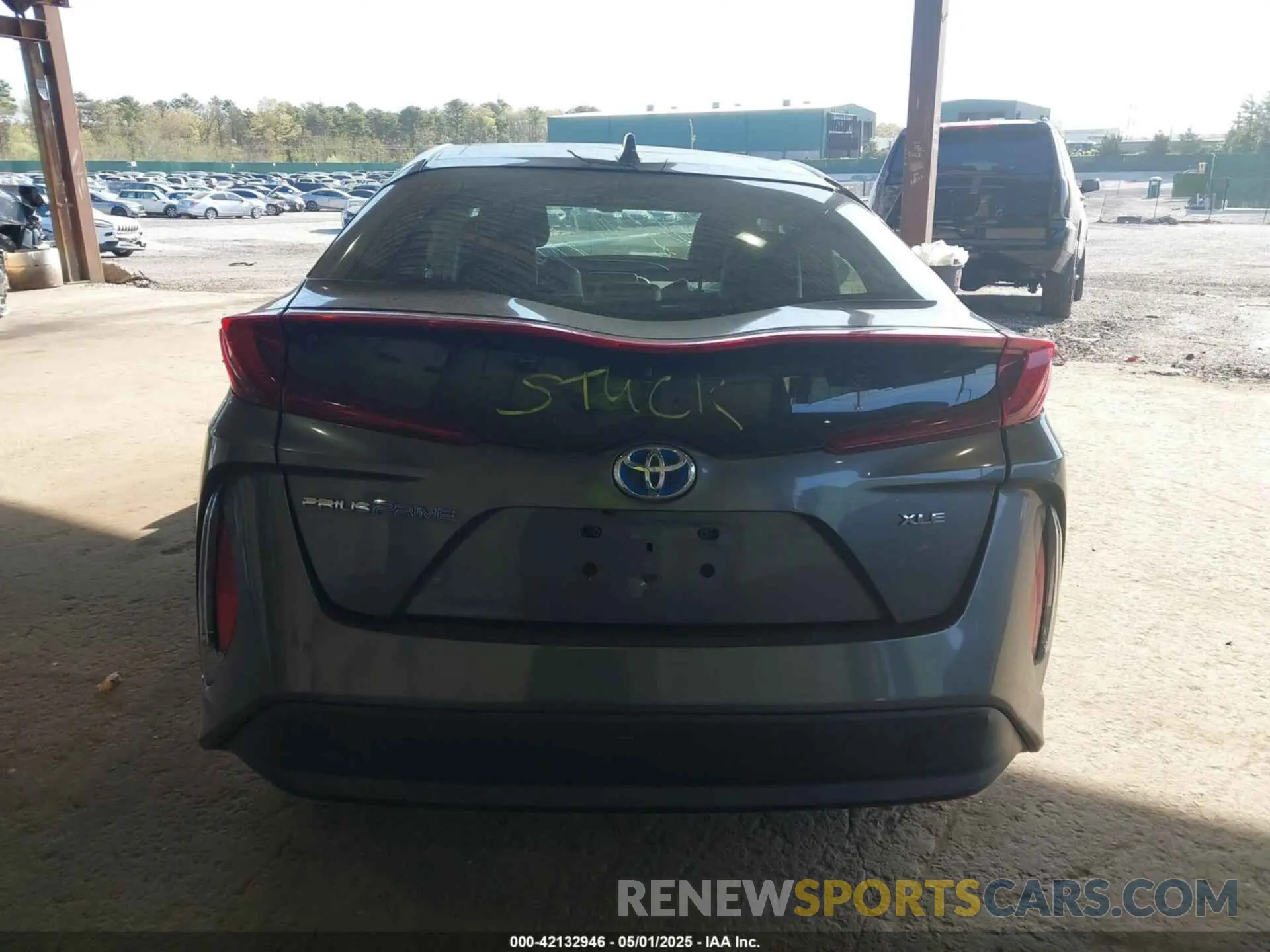 17 Photograph of a damaged car JTDKAMFP7M3192944 TOYOTA PRIUS PRIME 2021