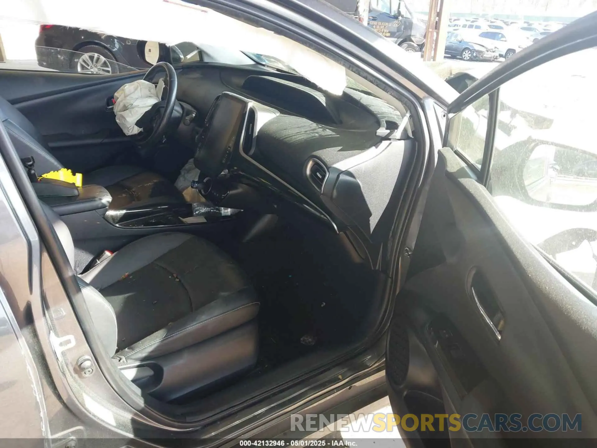 5 Photograph of a damaged car JTDKAMFP7M3192944 TOYOTA PRIUS PRIME 2021