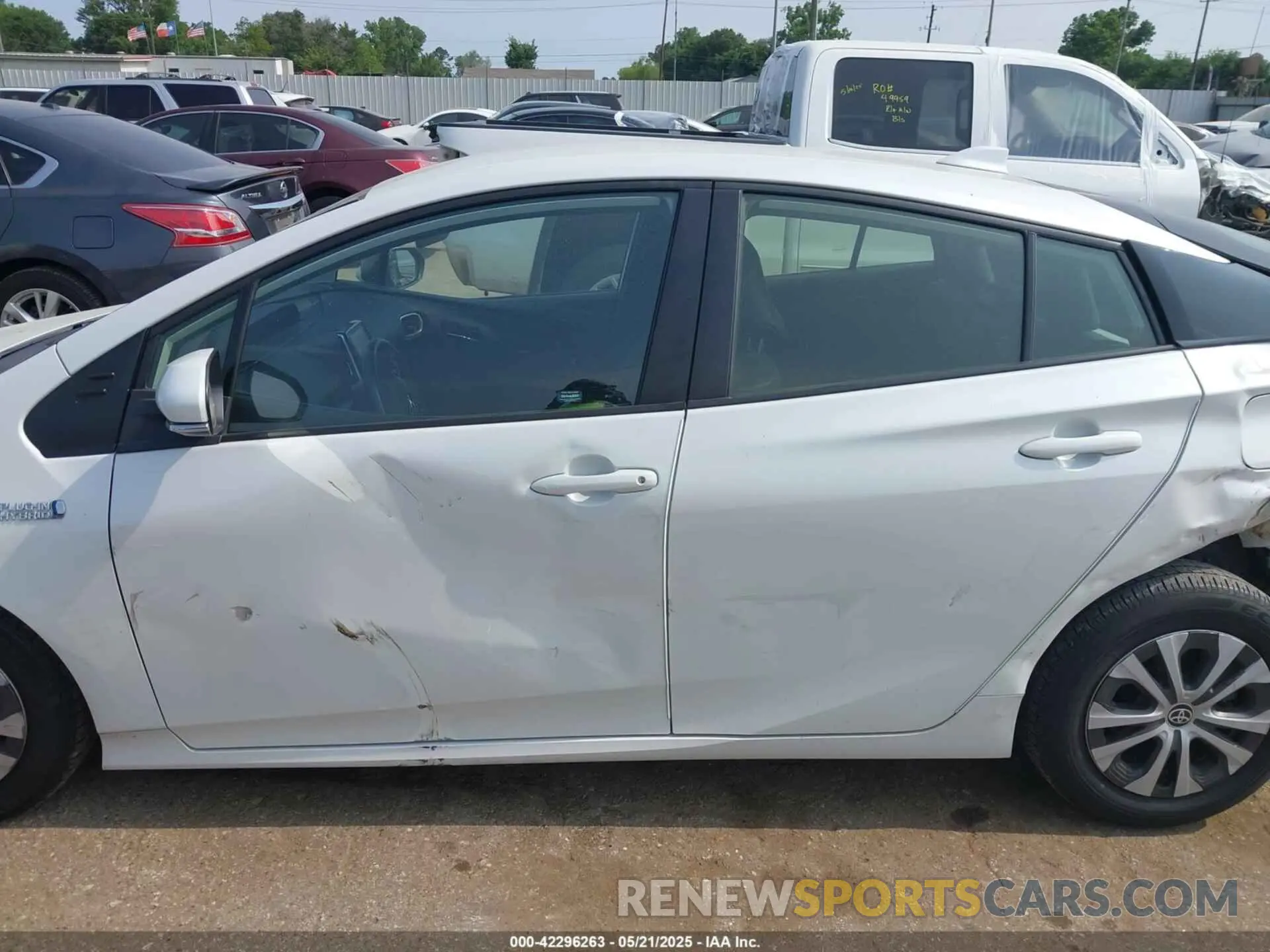 14 Photograph of a damaged car JTDKAMFP7M3194774 TOYOTA PRIUS PRIME 2021
