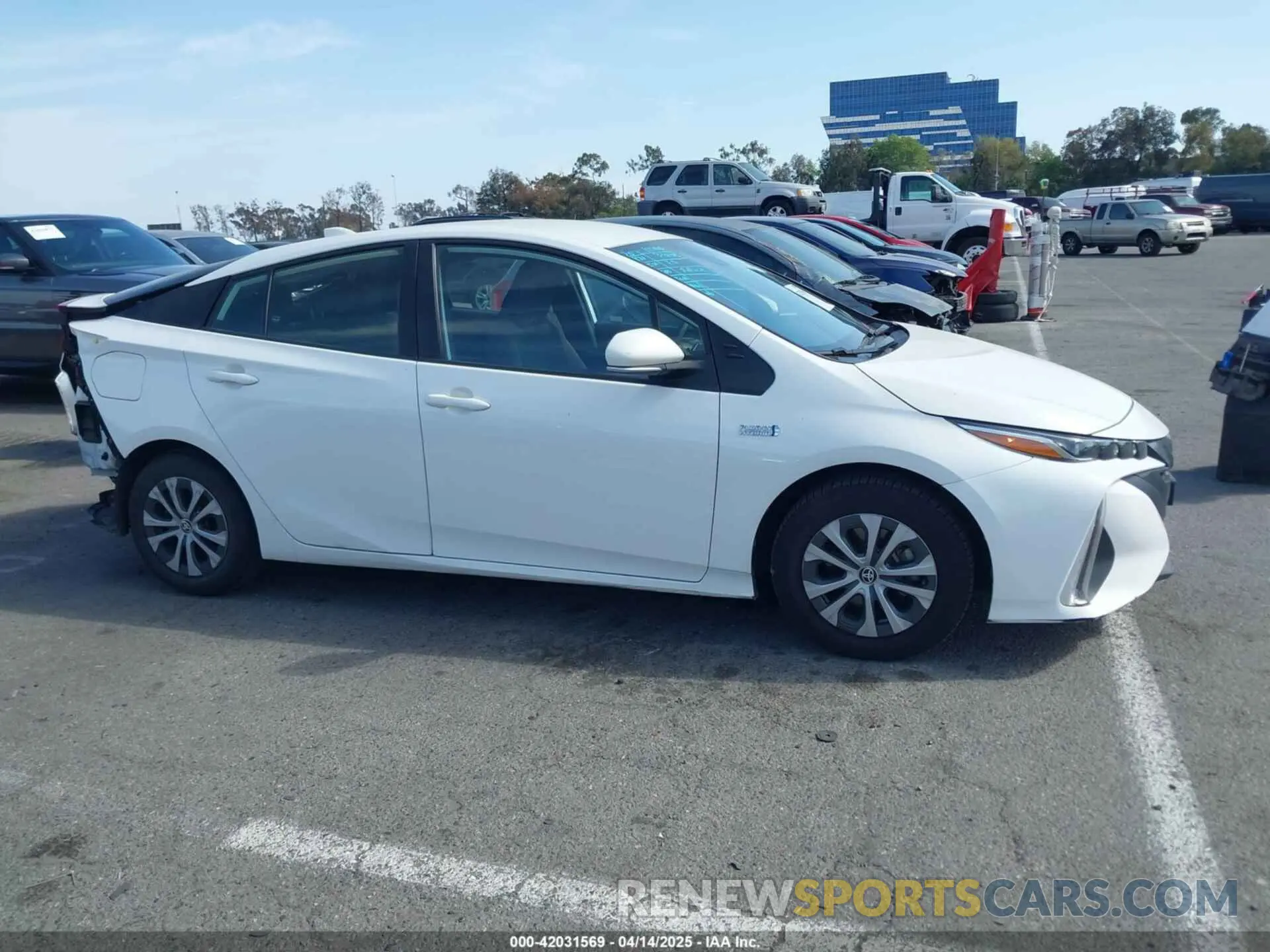 14 Photograph of a damaged car JTDKAMFP7M3197111 TOYOTA PRIUS PRIME 2021