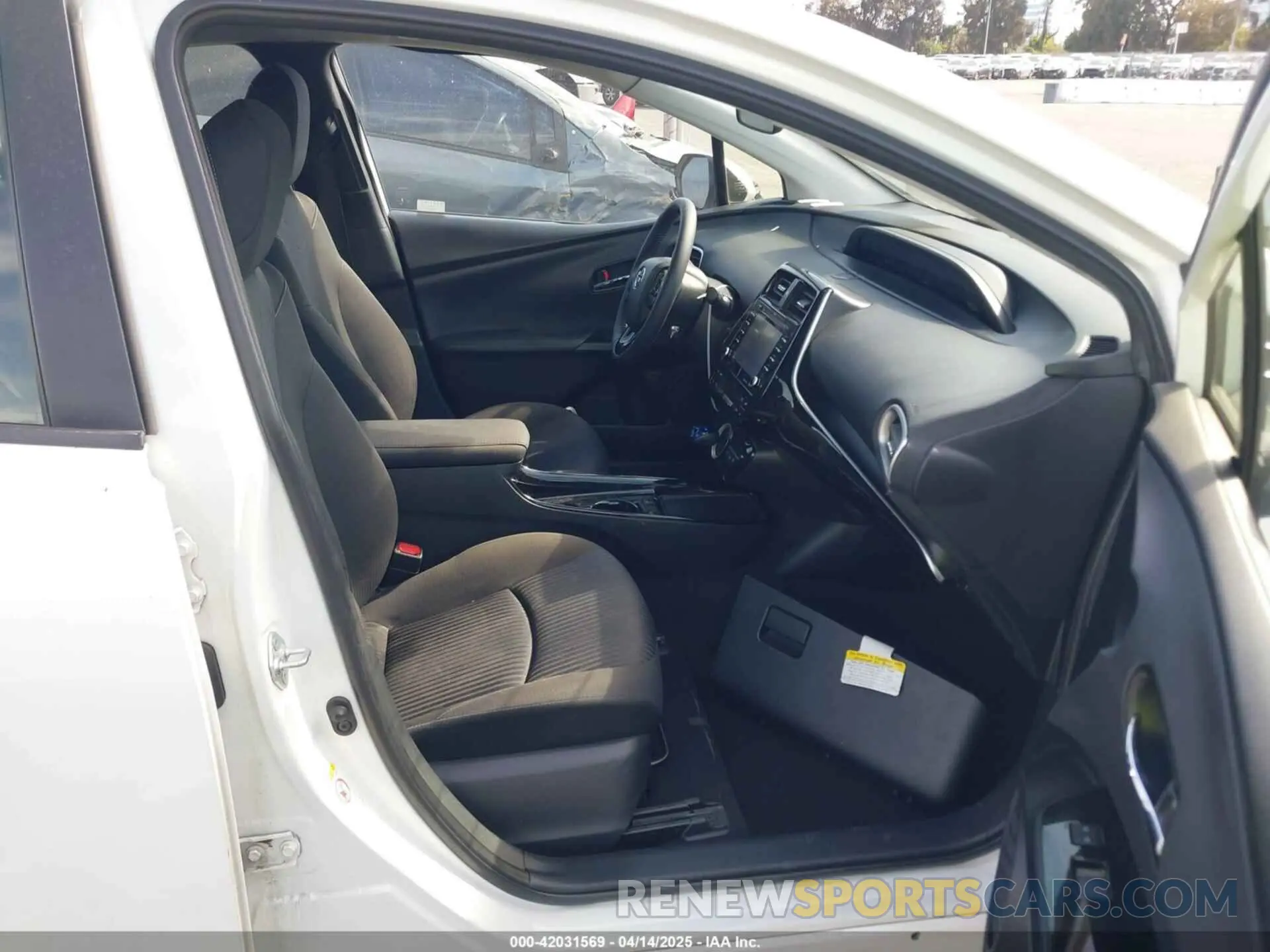 5 Photograph of a damaged car JTDKAMFP7M3197111 TOYOTA PRIUS PRIME 2021