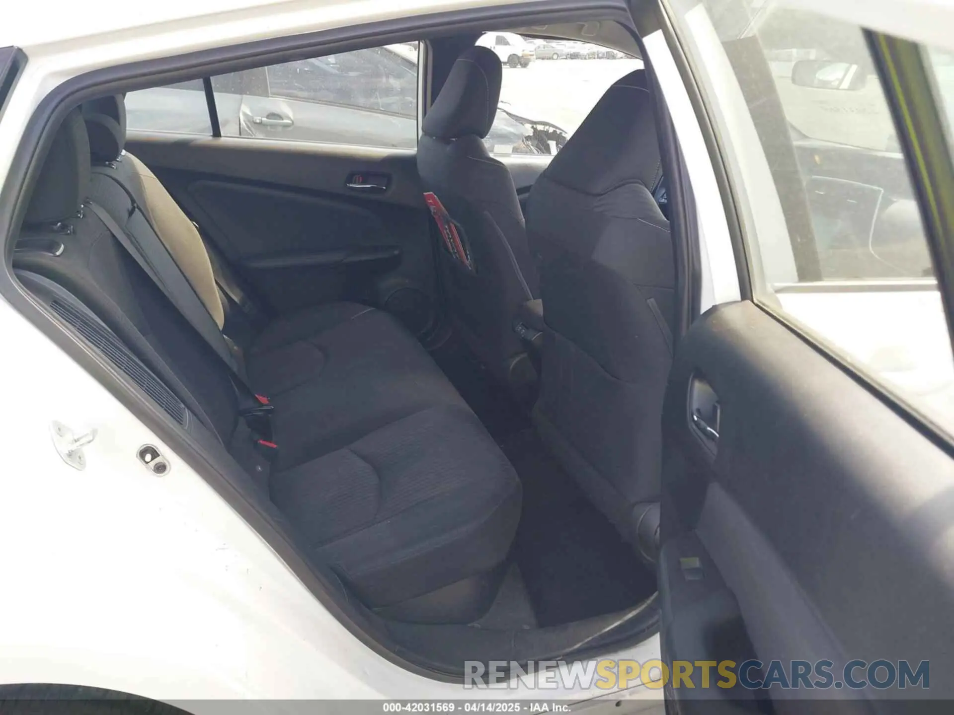 8 Photograph of a damaged car JTDKAMFP7M3197111 TOYOTA PRIUS PRIME 2021