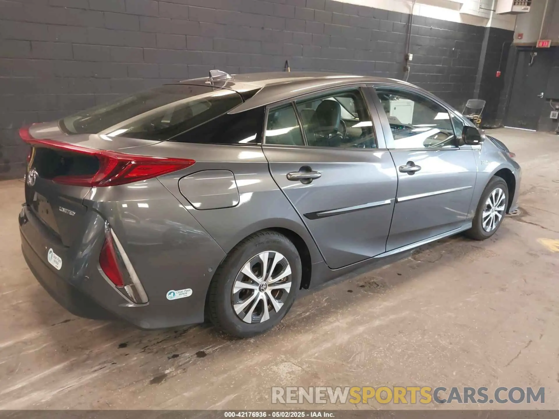 4 Photograph of a damaged car JTDKAMFP8M3175487 TOYOTA PRIUS PRIME 2021
