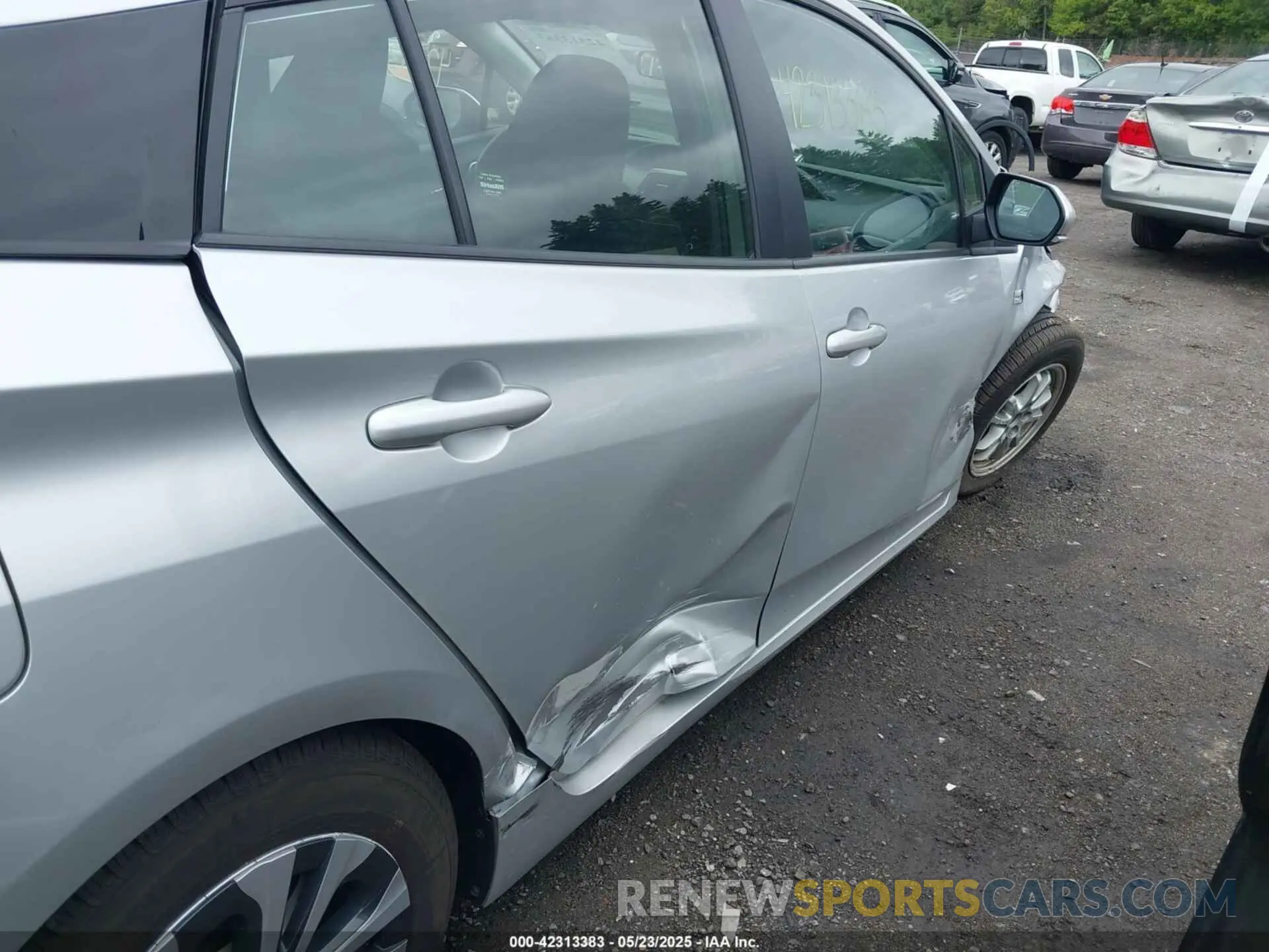 6 Photograph of a damaged car JTDKAMFP9M3179242 TOYOTA PRIUS PRIME 2021