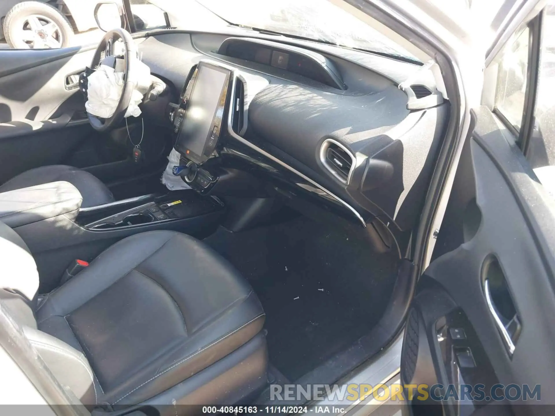 5 Photograph of a damaged car JTDKAMFPXM3180383 TOYOTA PRIUS PRIME 2021