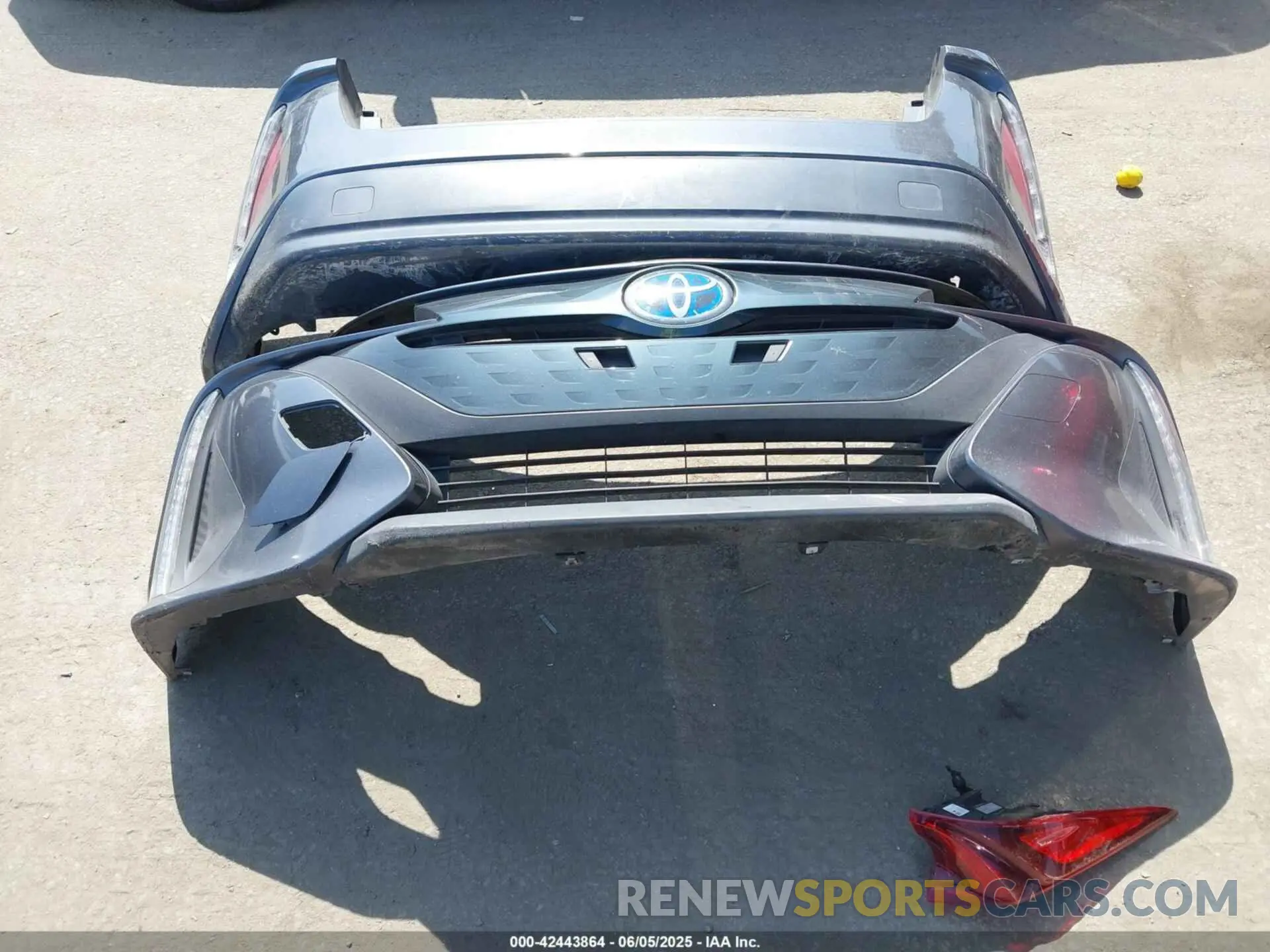 12 Photograph of a damaged car JTDKAMFPXM3190833 TOYOTA PRIUS PRIME 2021