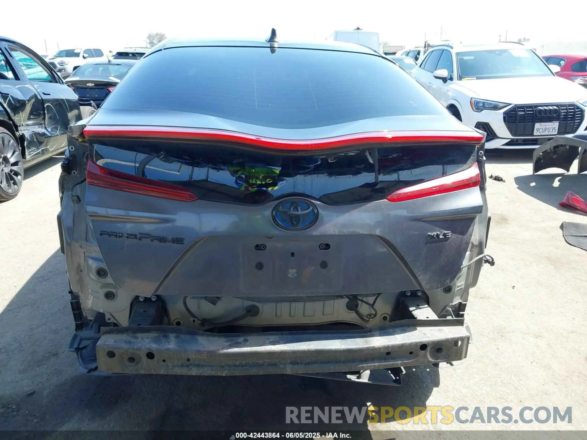 17 Photograph of a damaged car JTDKAMFPXM3190833 TOYOTA PRIUS PRIME 2021