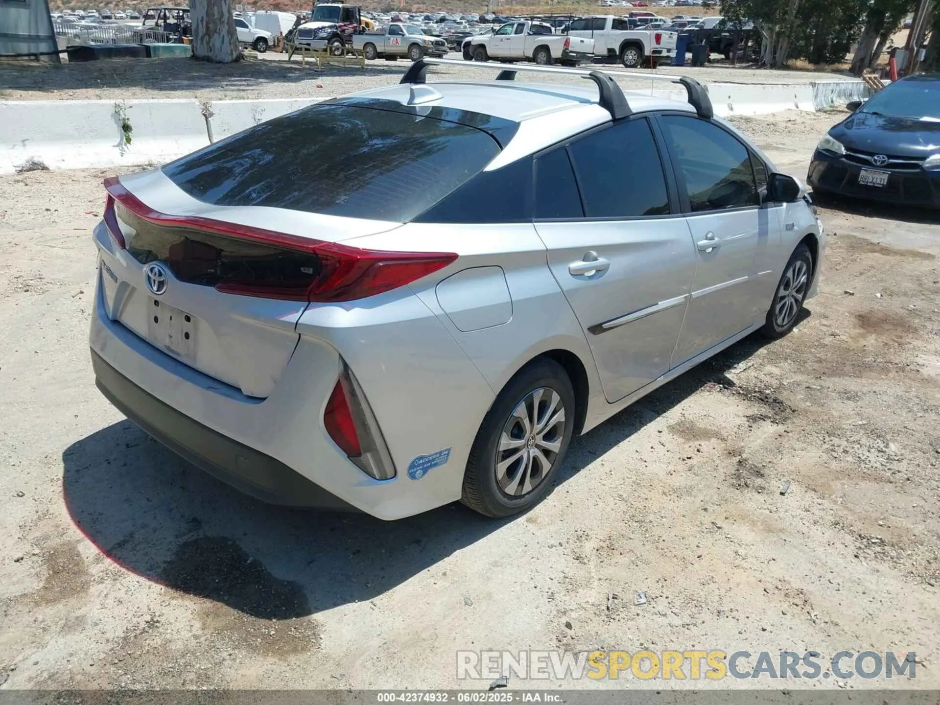 4 Photograph of a damaged car JTDKAMFP0N3204255 TOYOTA PRIUS PRIME 2022