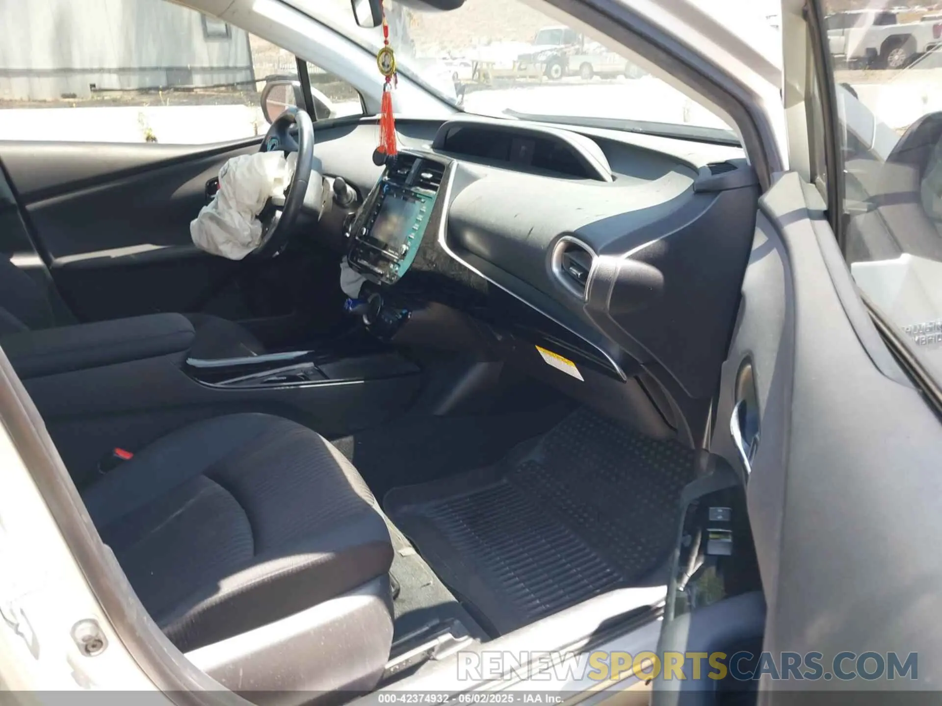 5 Photograph of a damaged car JTDKAMFP0N3204255 TOYOTA PRIUS PRIME 2022