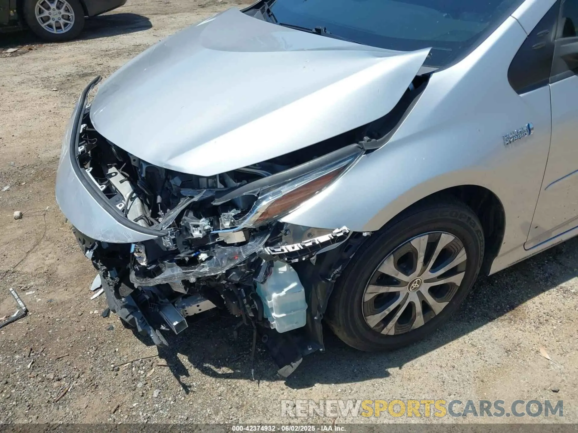 6 Photograph of a damaged car JTDKAMFP0N3204255 TOYOTA PRIUS PRIME 2022