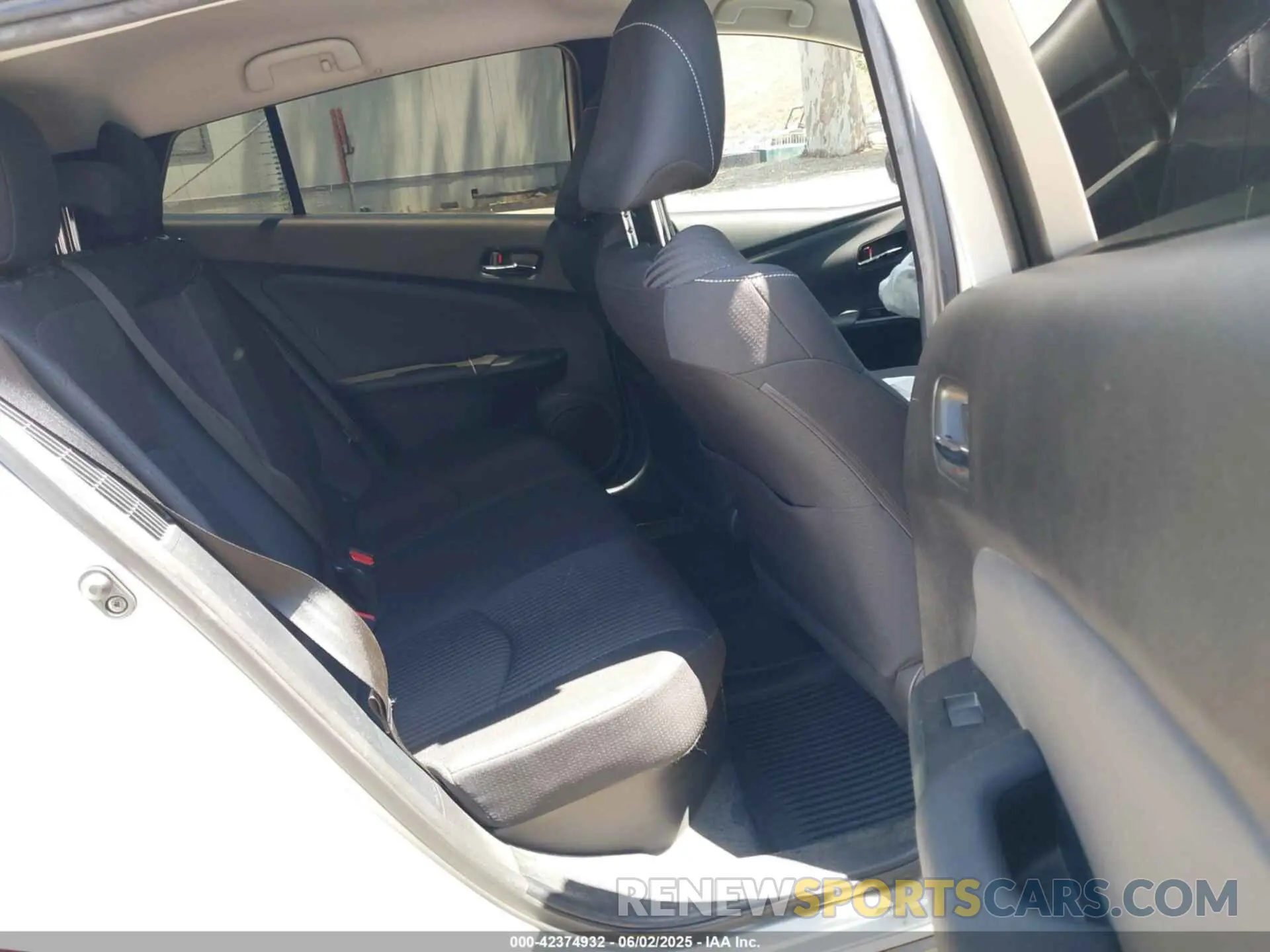 8 Photograph of a damaged car JTDKAMFP0N3204255 TOYOTA PRIUS PRIME 2022