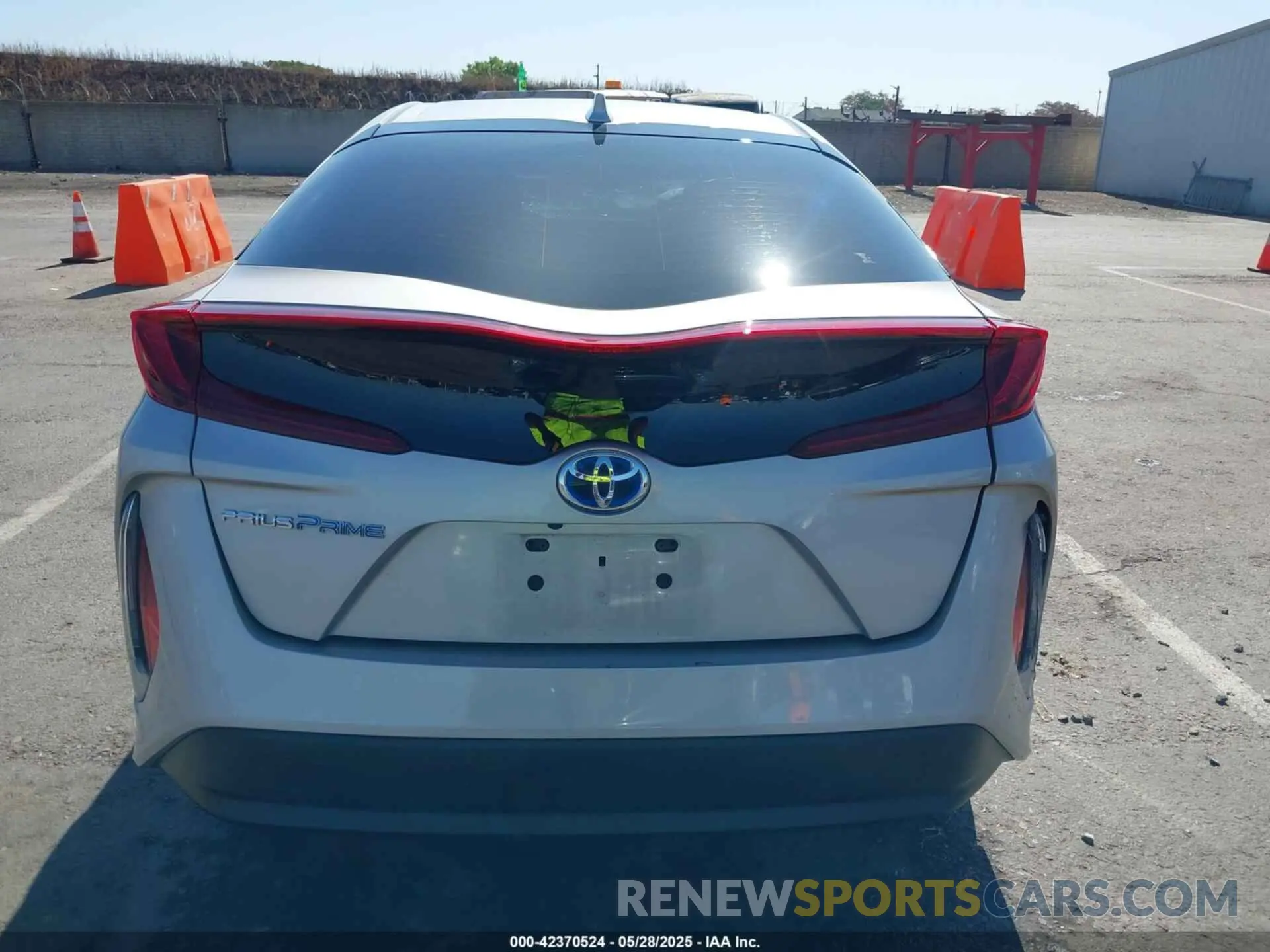 17 Photograph of a damaged car JTDKAMFP0N3218382 TOYOTA PRIUS PRIME 2022