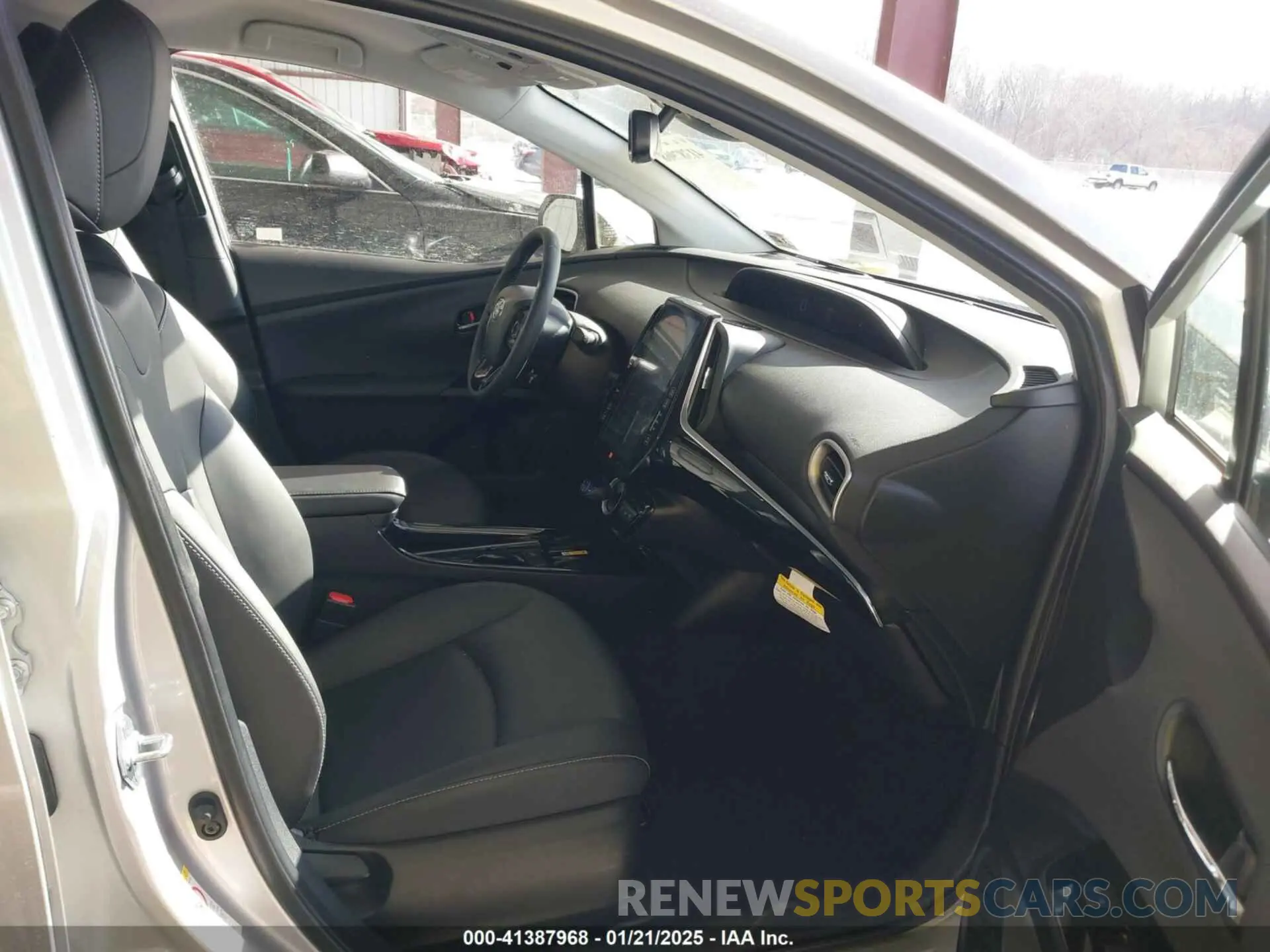 5 Photograph of a damaged car JTDKAMFP1N3206421 TOYOTA PRIUS PRIME 2022