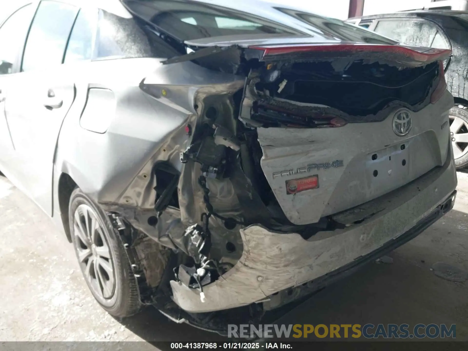 6 Photograph of a damaged car JTDKAMFP1N3206421 TOYOTA PRIUS PRIME 2022
