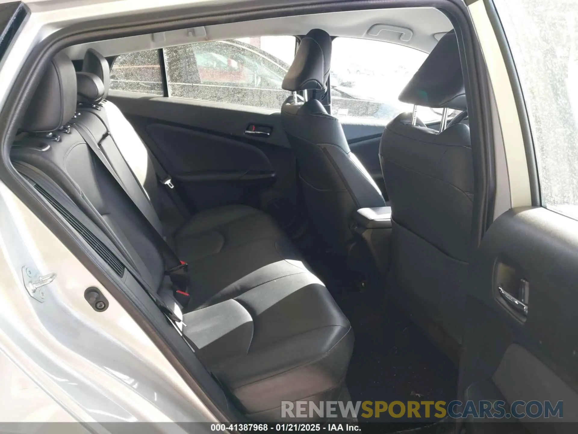 8 Photograph of a damaged car JTDKAMFP1N3206421 TOYOTA PRIUS PRIME 2022