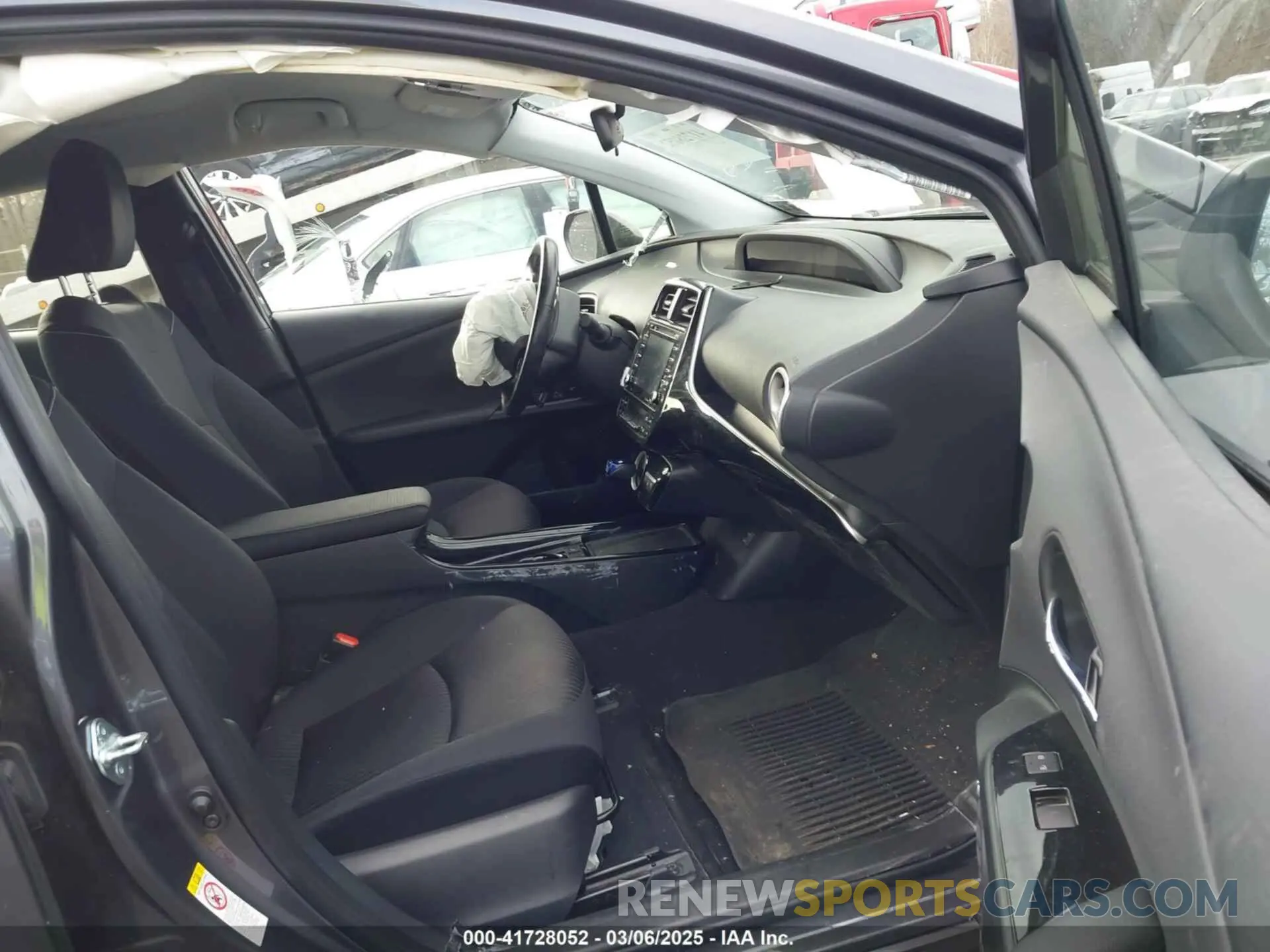 5 Photograph of a damaged car JTDKAMFP1N3218374 TOYOTA PRIUS PRIME 2022