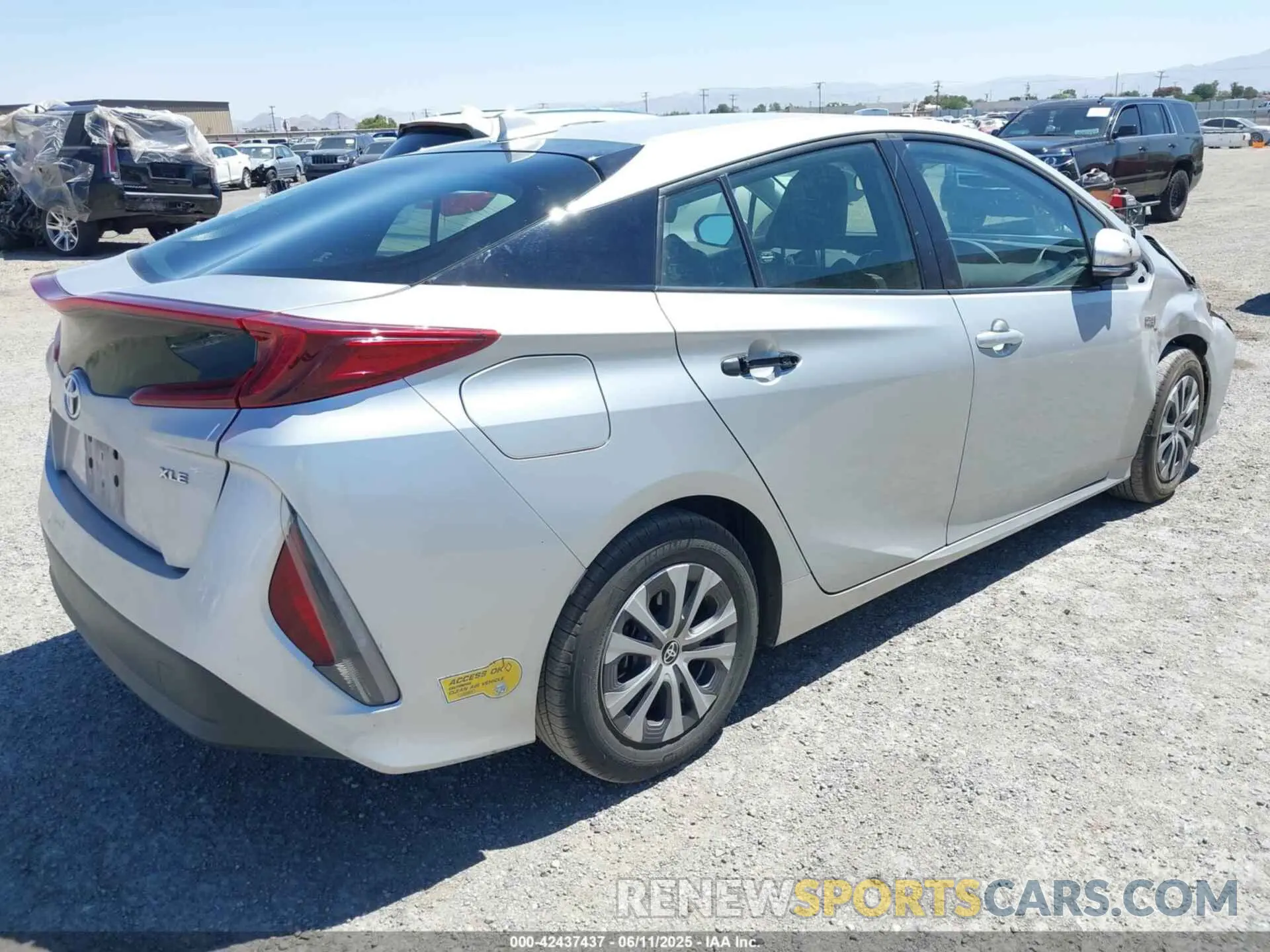 4 Photograph of a damaged car JTDKAMFP2N3214169 TOYOTA PRIUS PRIME 2022