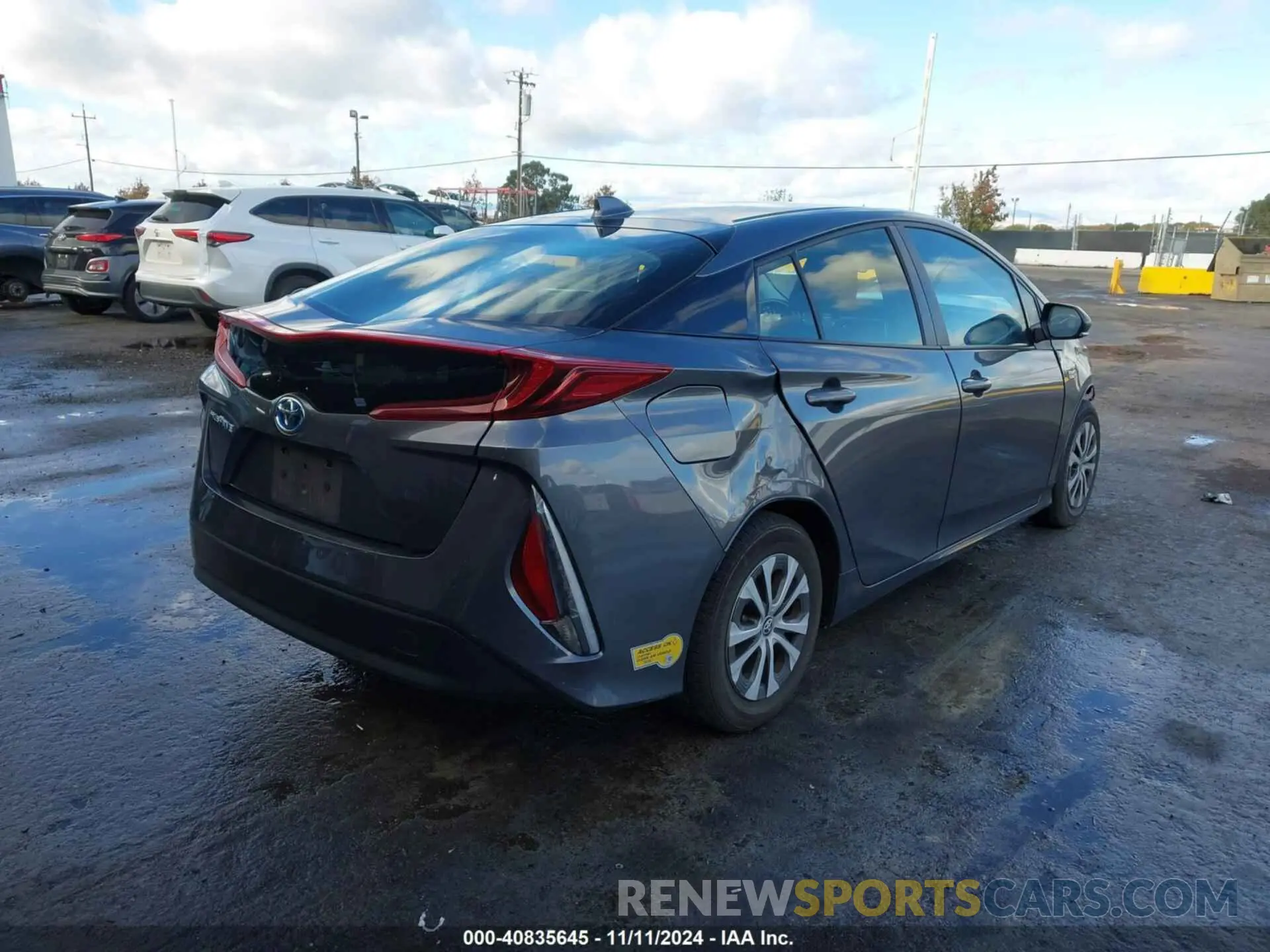 4 Photograph of a damaged car JTDKAMFP2N3226046 TOYOTA PRIUS PRIME 2022