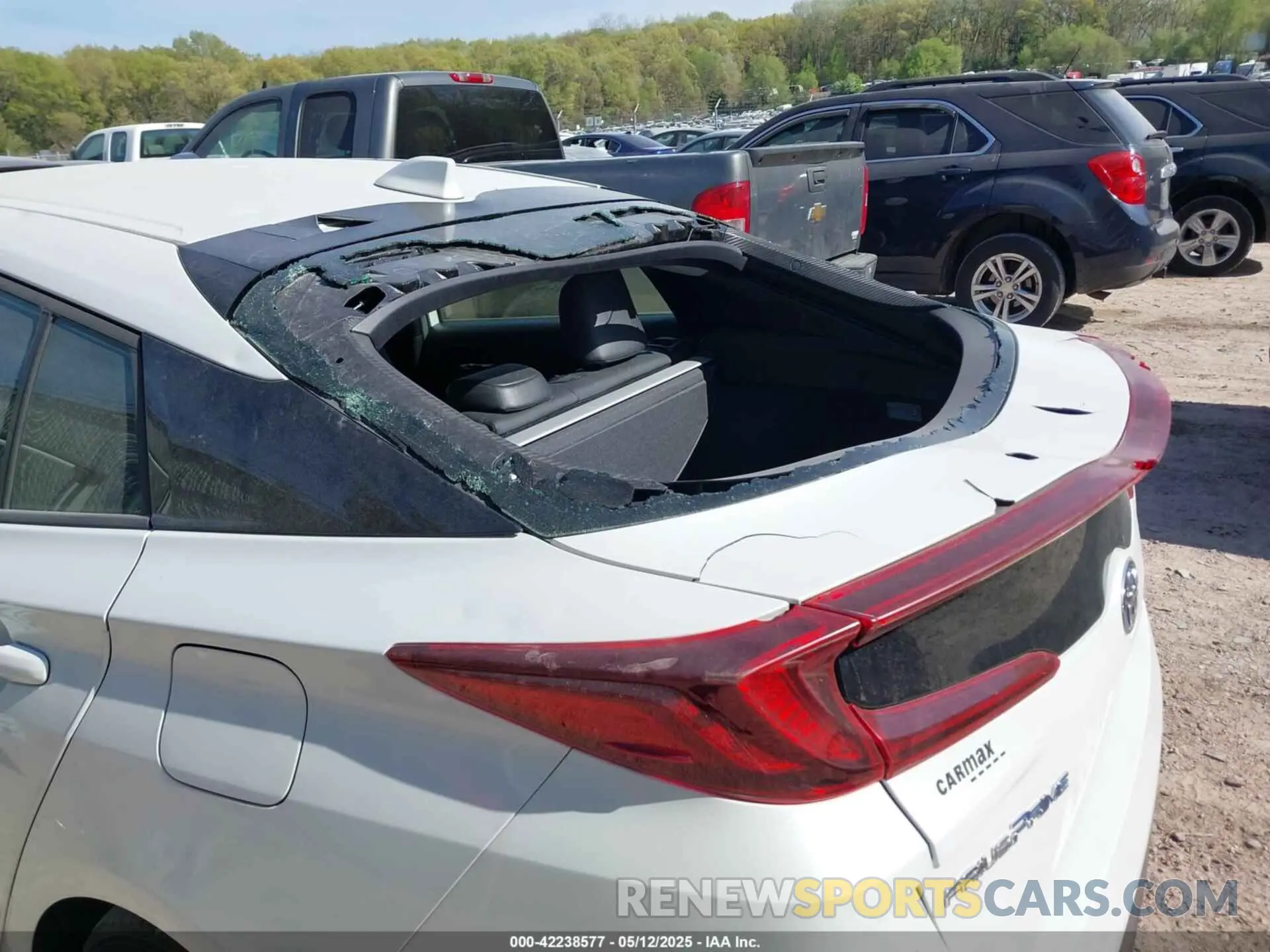 6 Photograph of a damaged car JTDKAMFP3N3202936 TOYOTA PRIUS PRIME 2022