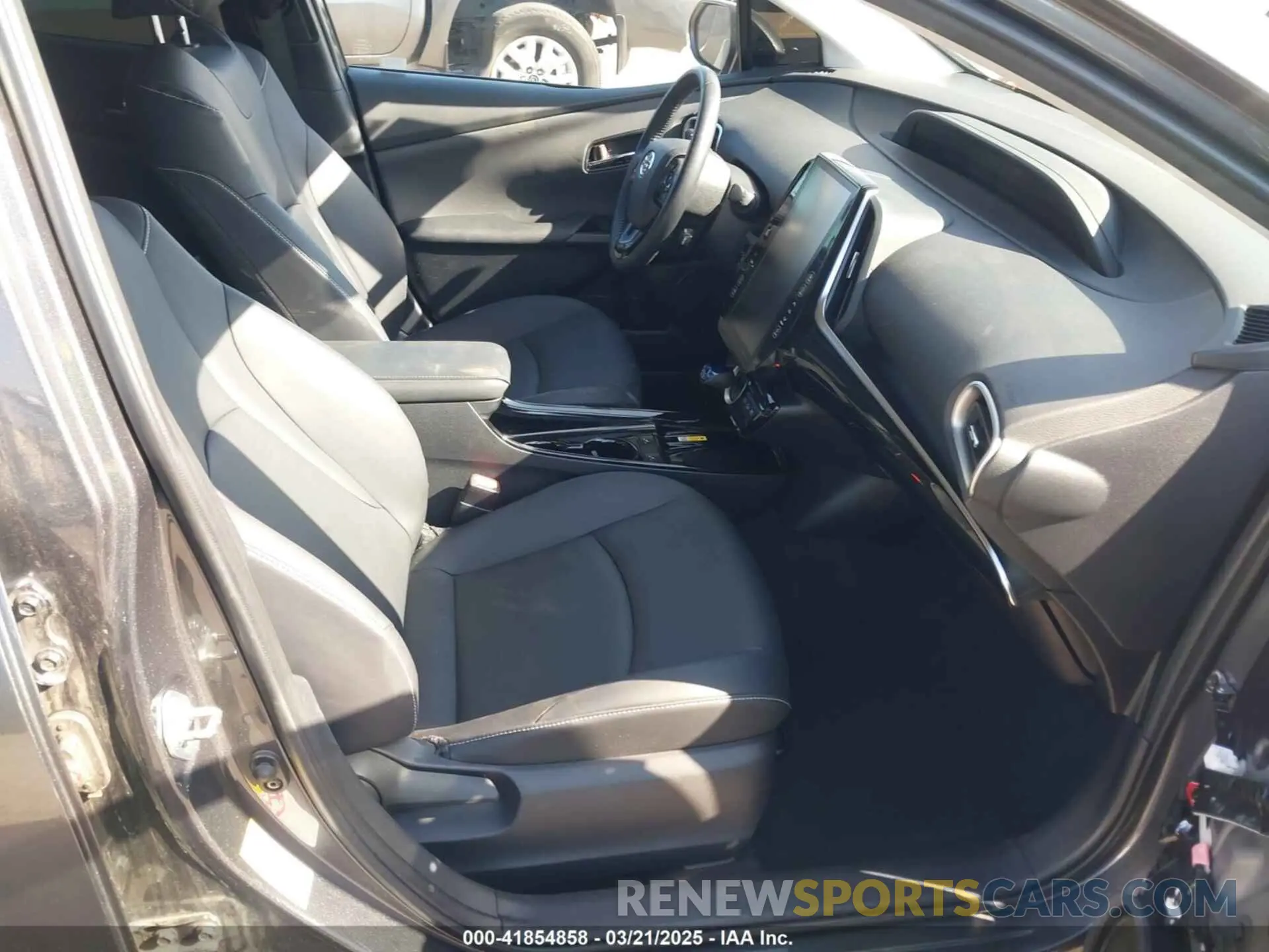5 Photograph of a damaged car JTDKAMFP3N3229070 TOYOTA PRIUS PRIME 2022