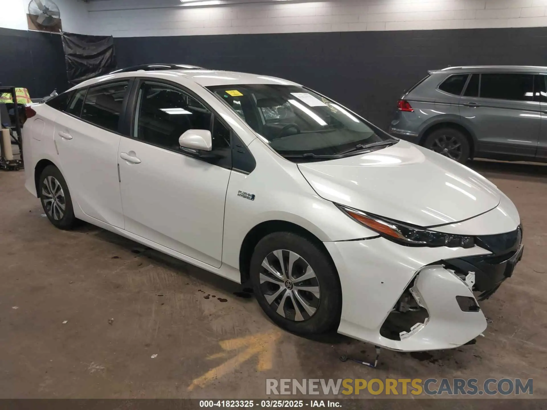 1 Photograph of a damaged car JTDKAMFP4N3204257 TOYOTA PRIUS PRIME 2022