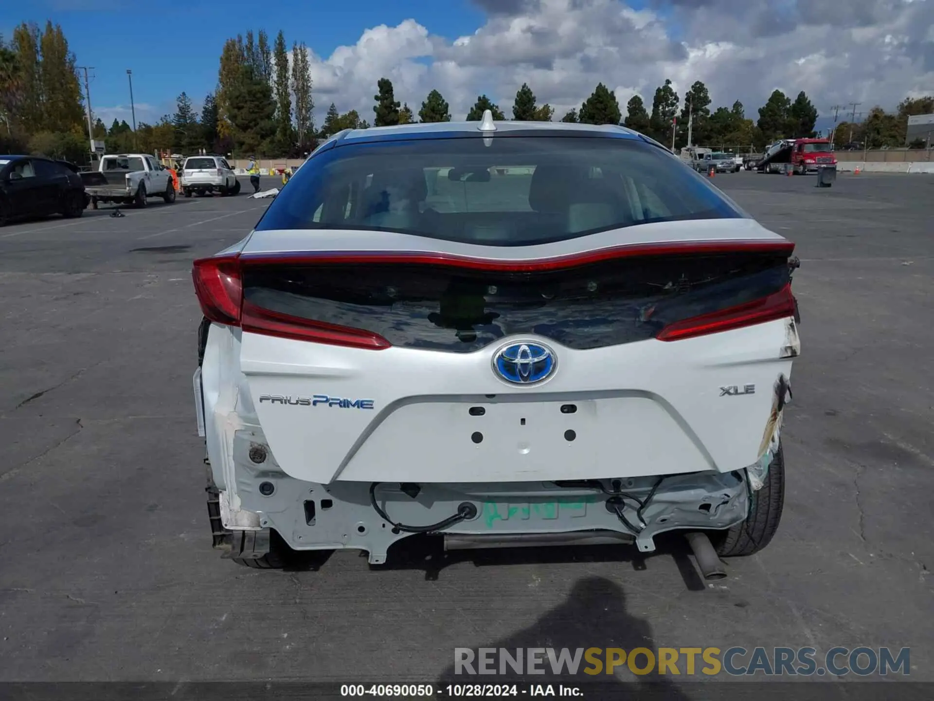 17 Photograph of a damaged car JTDKAMFP4N3221446 TOYOTA PRIUS PRIME 2022