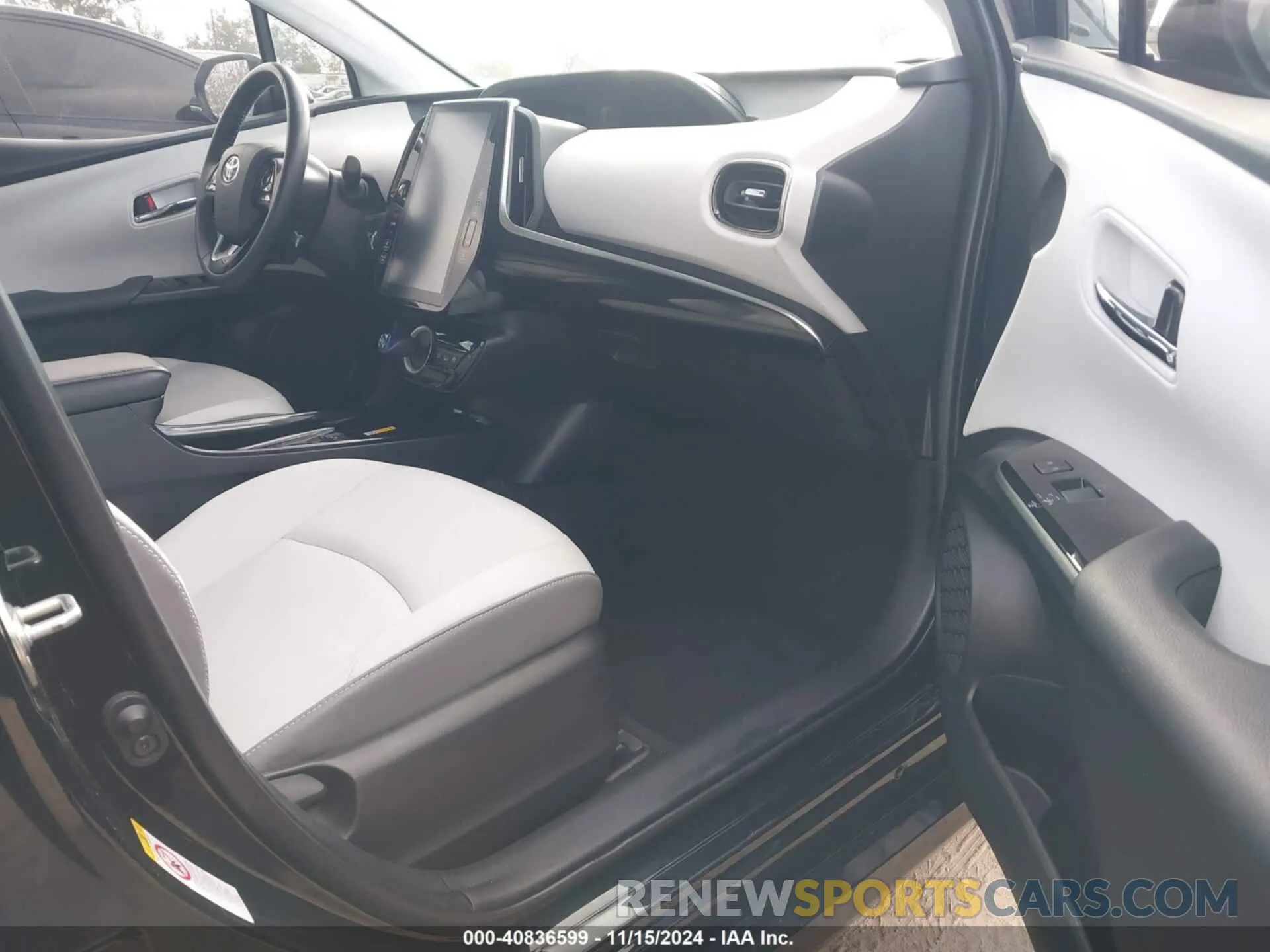 5 Photograph of a damaged car JTDKAMFP4N3223942 TOYOTA PRIUS PRIME 2022