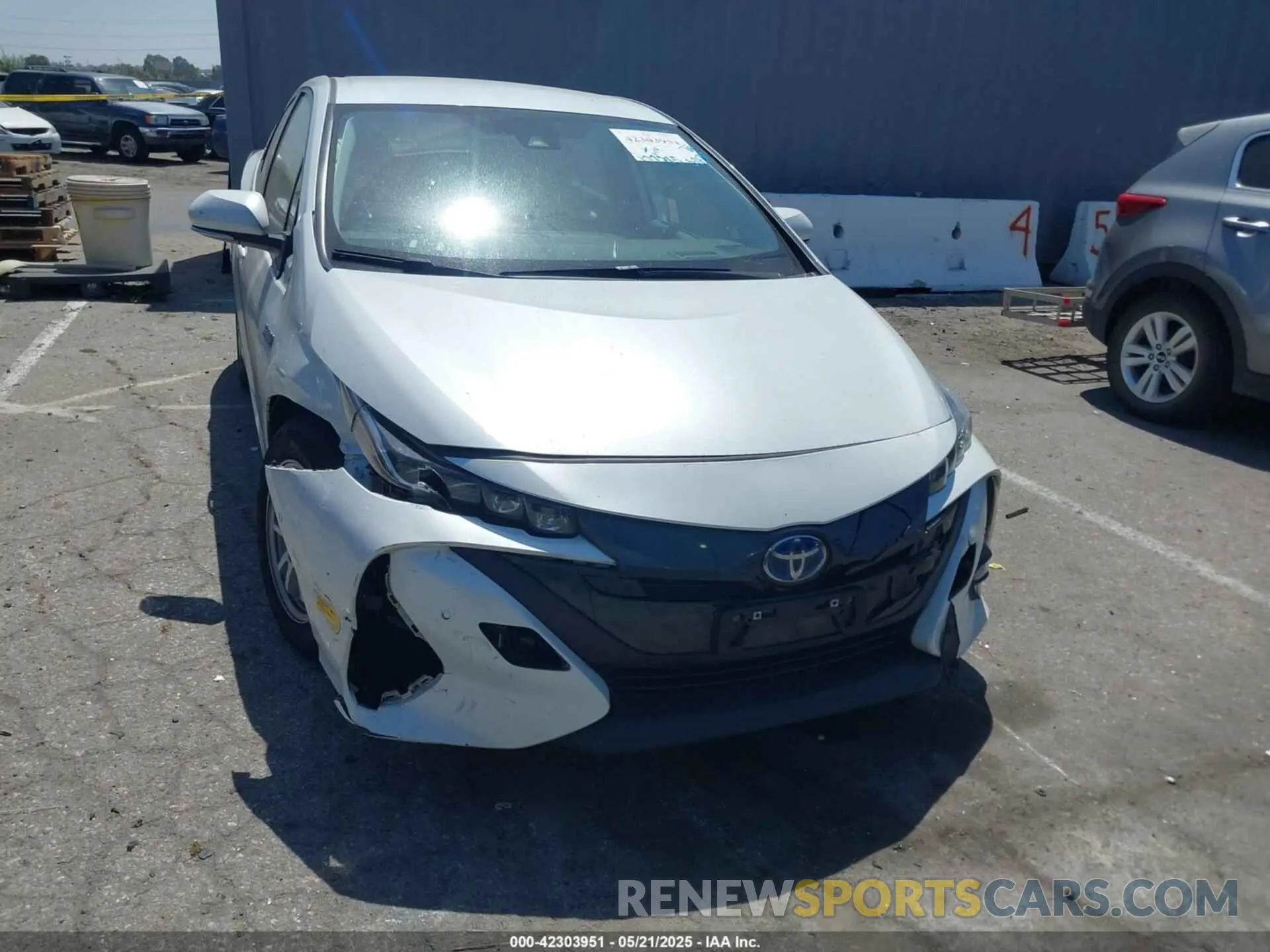12 Photograph of a damaged car JTDKAMFP8N3204441 TOYOTA PRIUS PRIME 2022