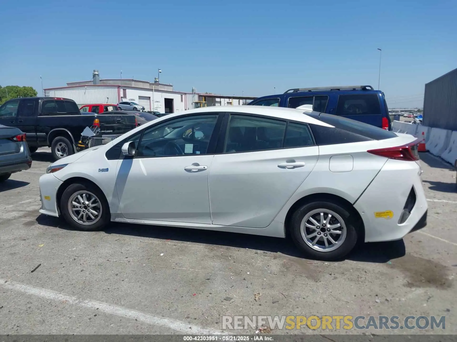 14 Photograph of a damaged car JTDKAMFP8N3204441 TOYOTA PRIUS PRIME 2022