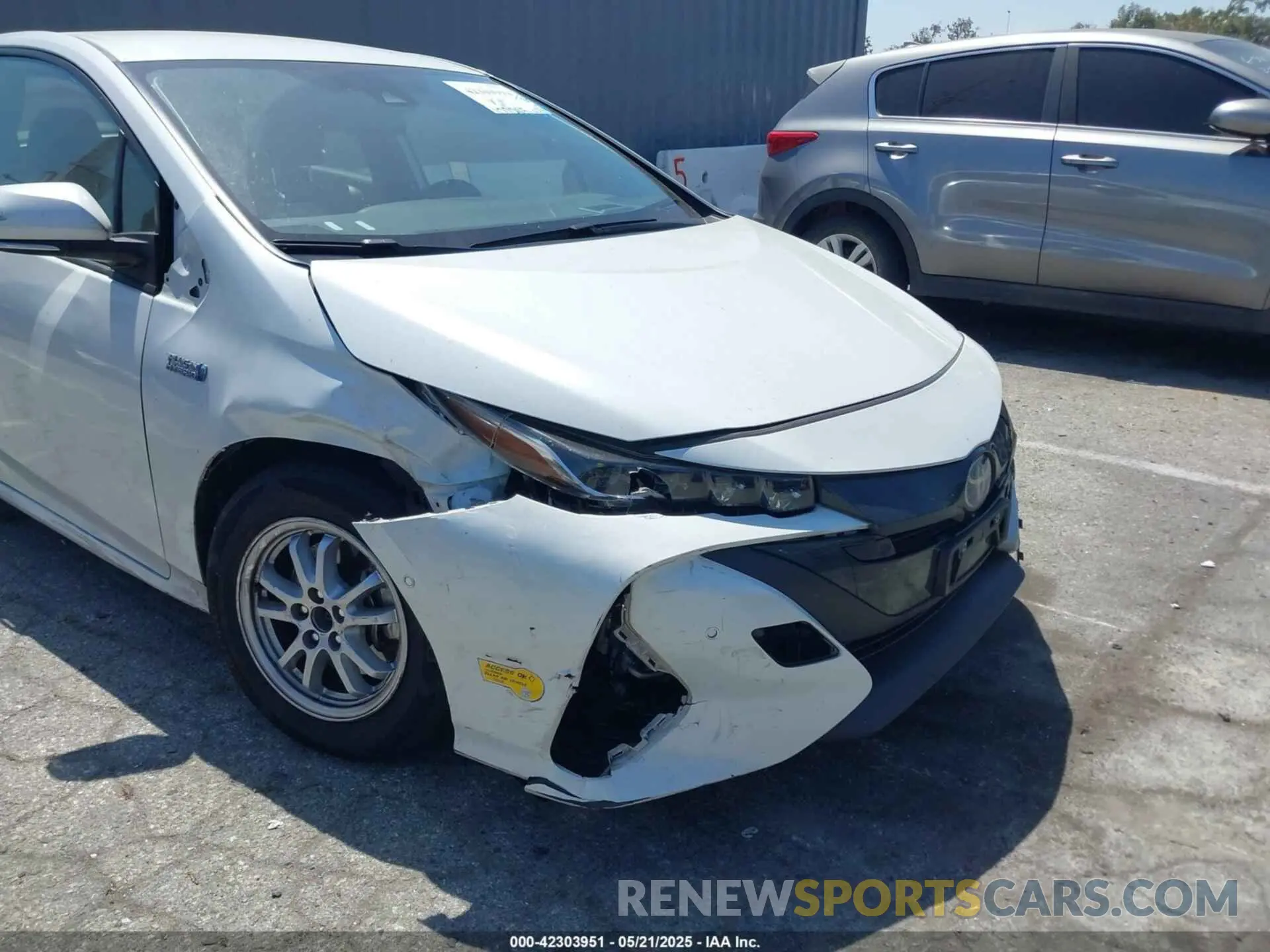 6 Photograph of a damaged car JTDKAMFP8N3204441 TOYOTA PRIUS PRIME 2022