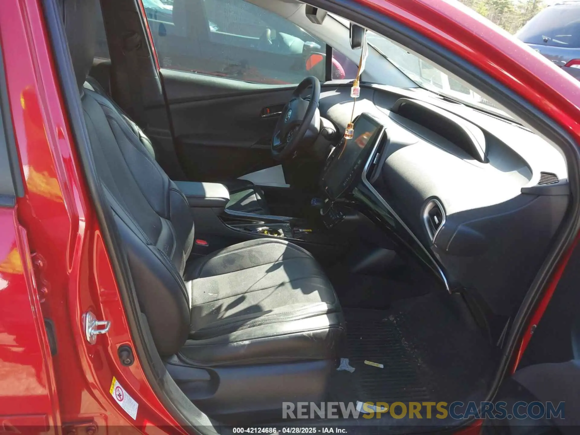 5 Photograph of a damaged car JTDKAMFP8N3212636 TOYOTA PRIUS PRIME 2022