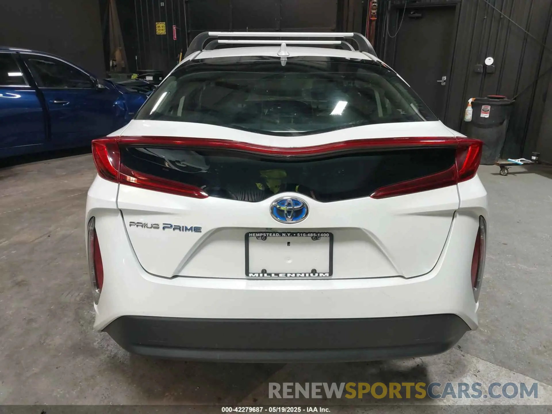 17 Photograph of a damaged car JTDKAMFP8N3214449 TOYOTA PRIUS PRIME 2022