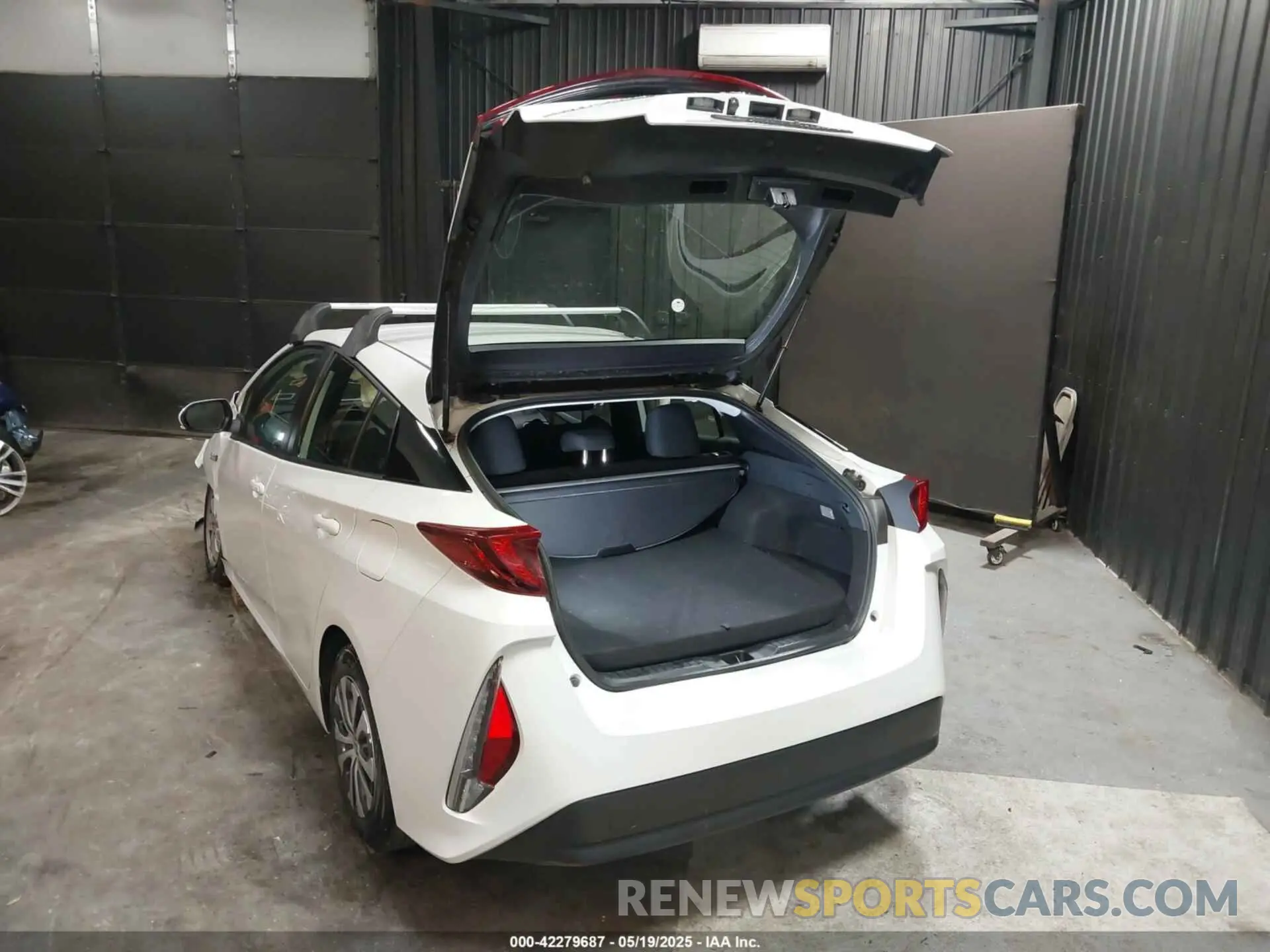3 Photograph of a damaged car JTDKAMFP8N3214449 TOYOTA PRIUS PRIME 2022