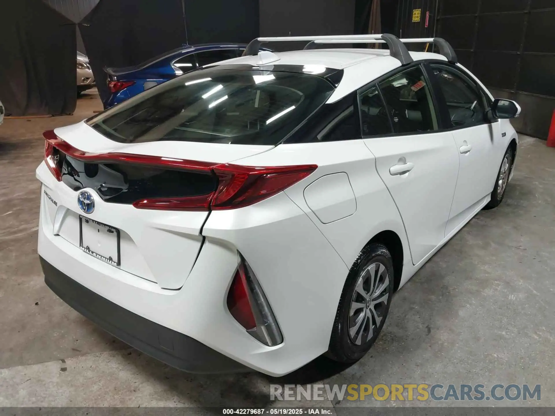 4 Photograph of a damaged car JTDKAMFP8N3214449 TOYOTA PRIUS PRIME 2022
