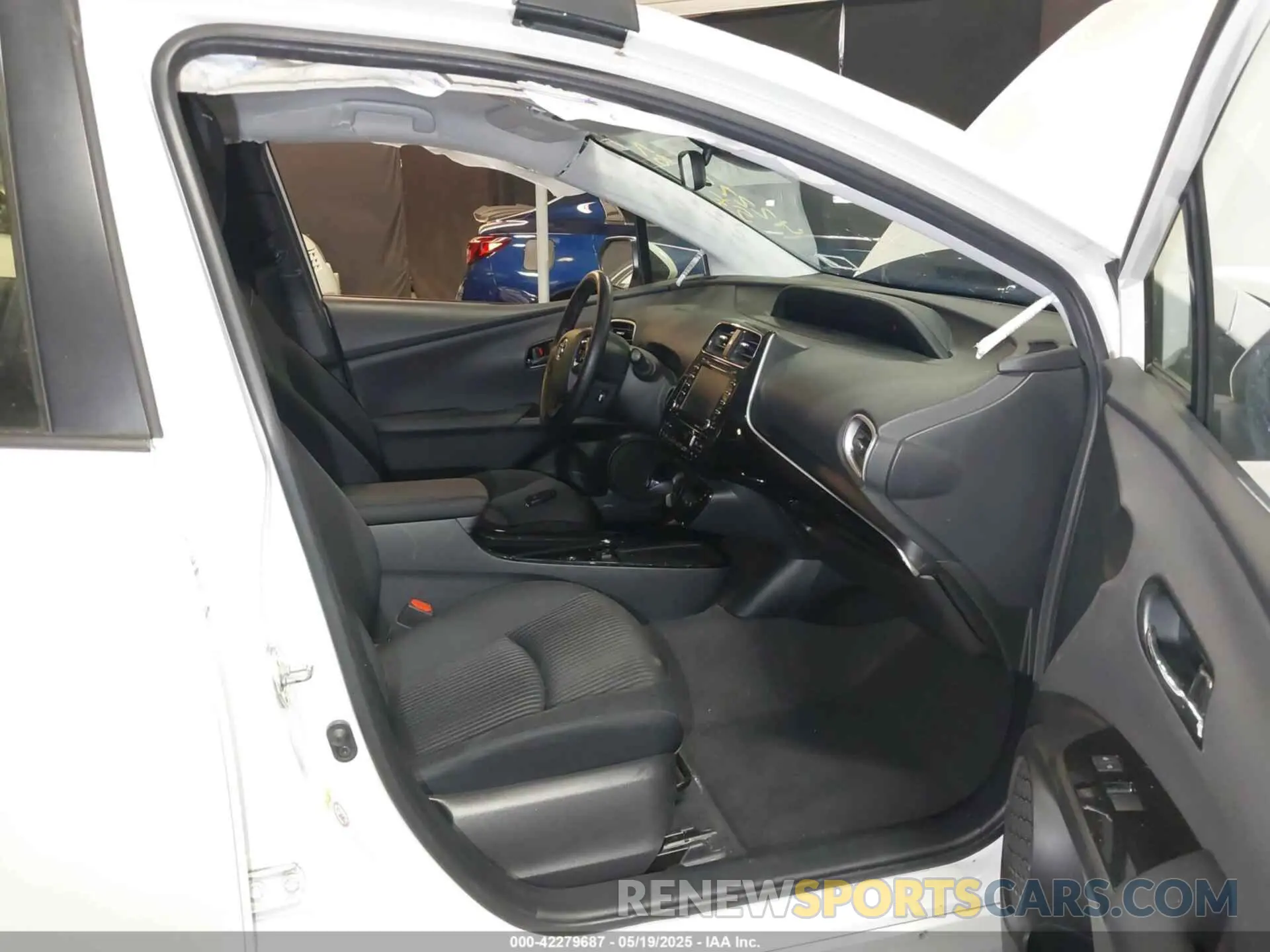 5 Photograph of a damaged car JTDKAMFP8N3214449 TOYOTA PRIUS PRIME 2022