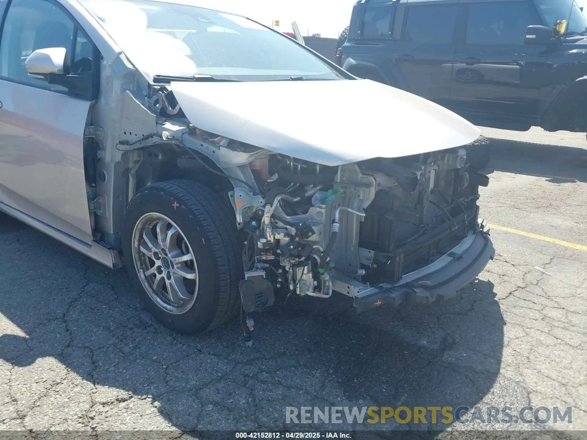 6 Photograph of a damaged car JTDKAMFP9N3206943 TOYOTA PRIUS PRIME 2022