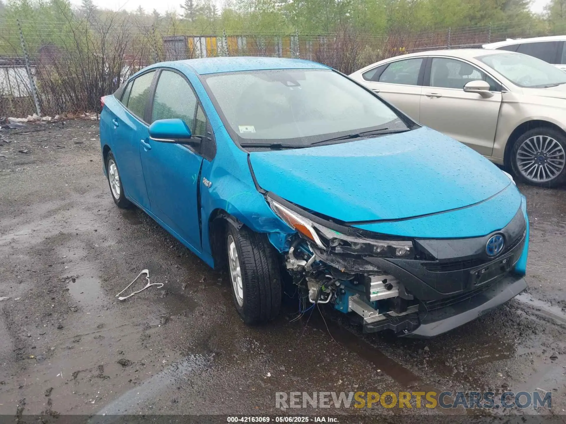 13 Photograph of a damaged car JTDKAMFPXN3198643 TOYOTA PRIUS PRIME 2022