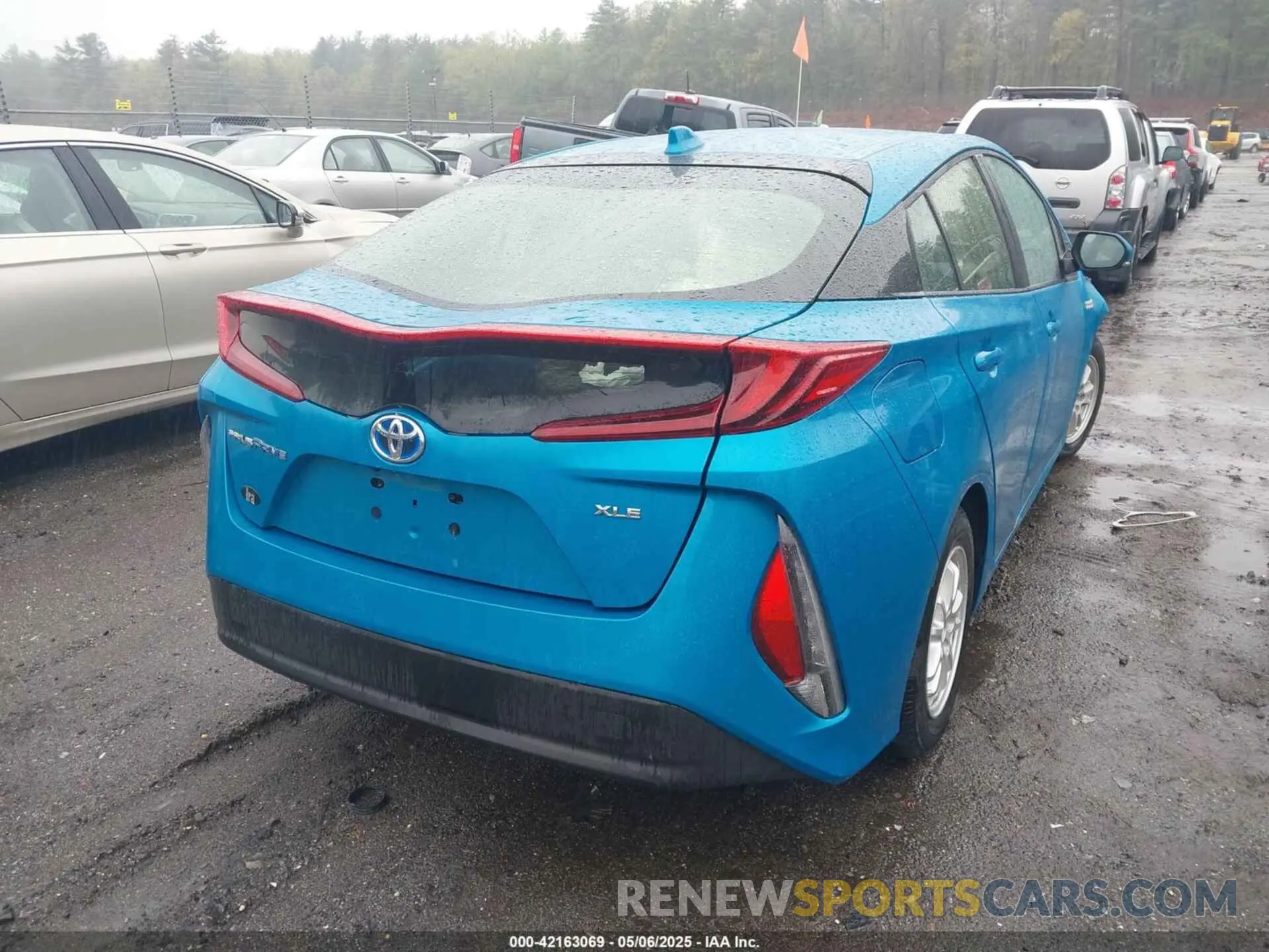 4 Photograph of a damaged car JTDKAMFPXN3198643 TOYOTA PRIUS PRIME 2022