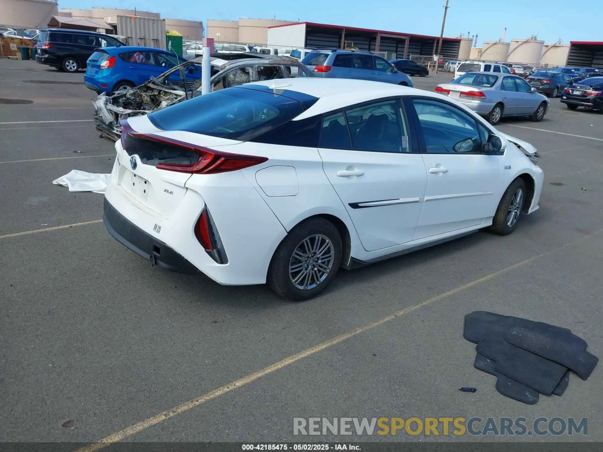 4 Photograph of a damaged car JTDKAMFPXN3202707 TOYOTA PRIUS PRIME 2022